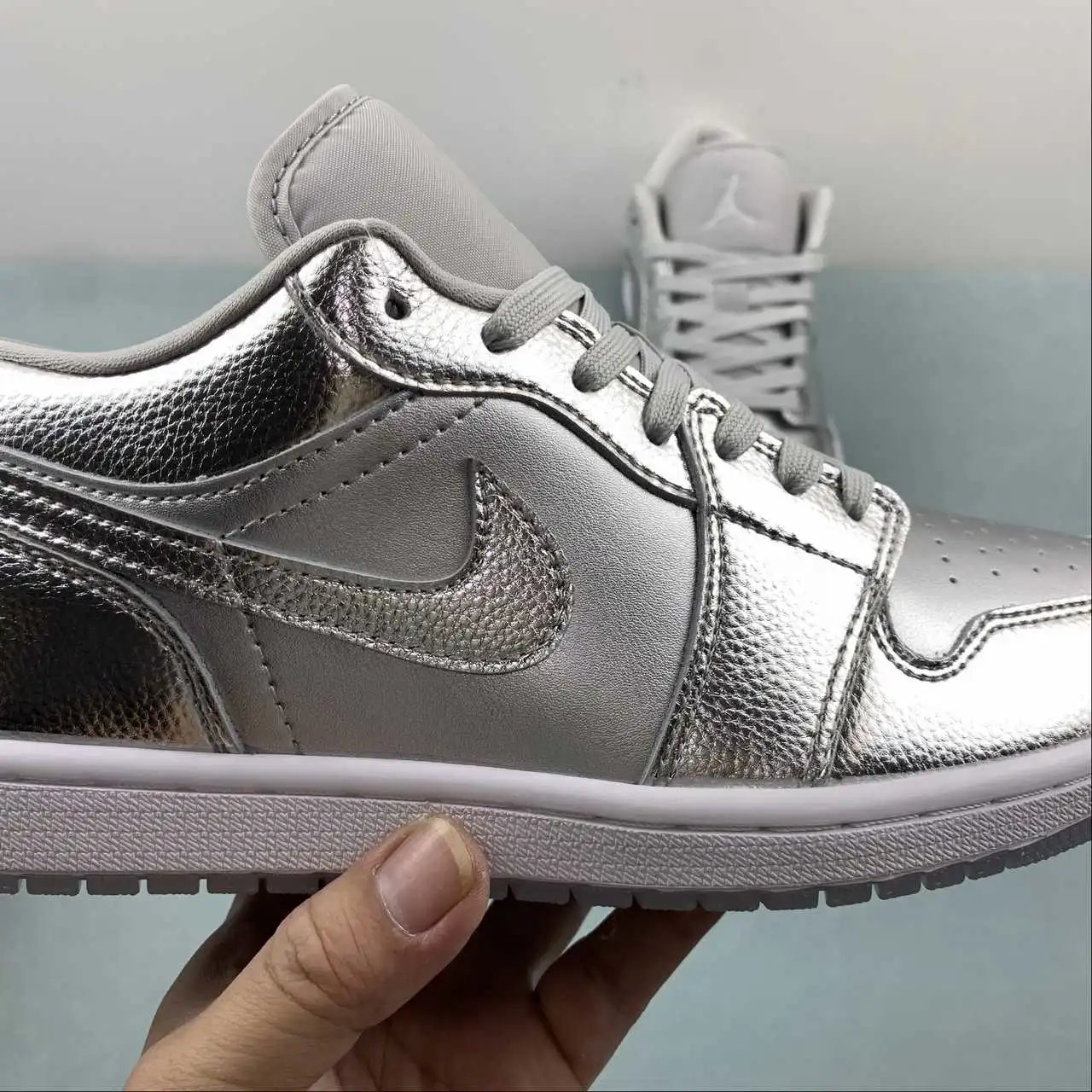 Air Jordan 1 Low FN5030-001 9