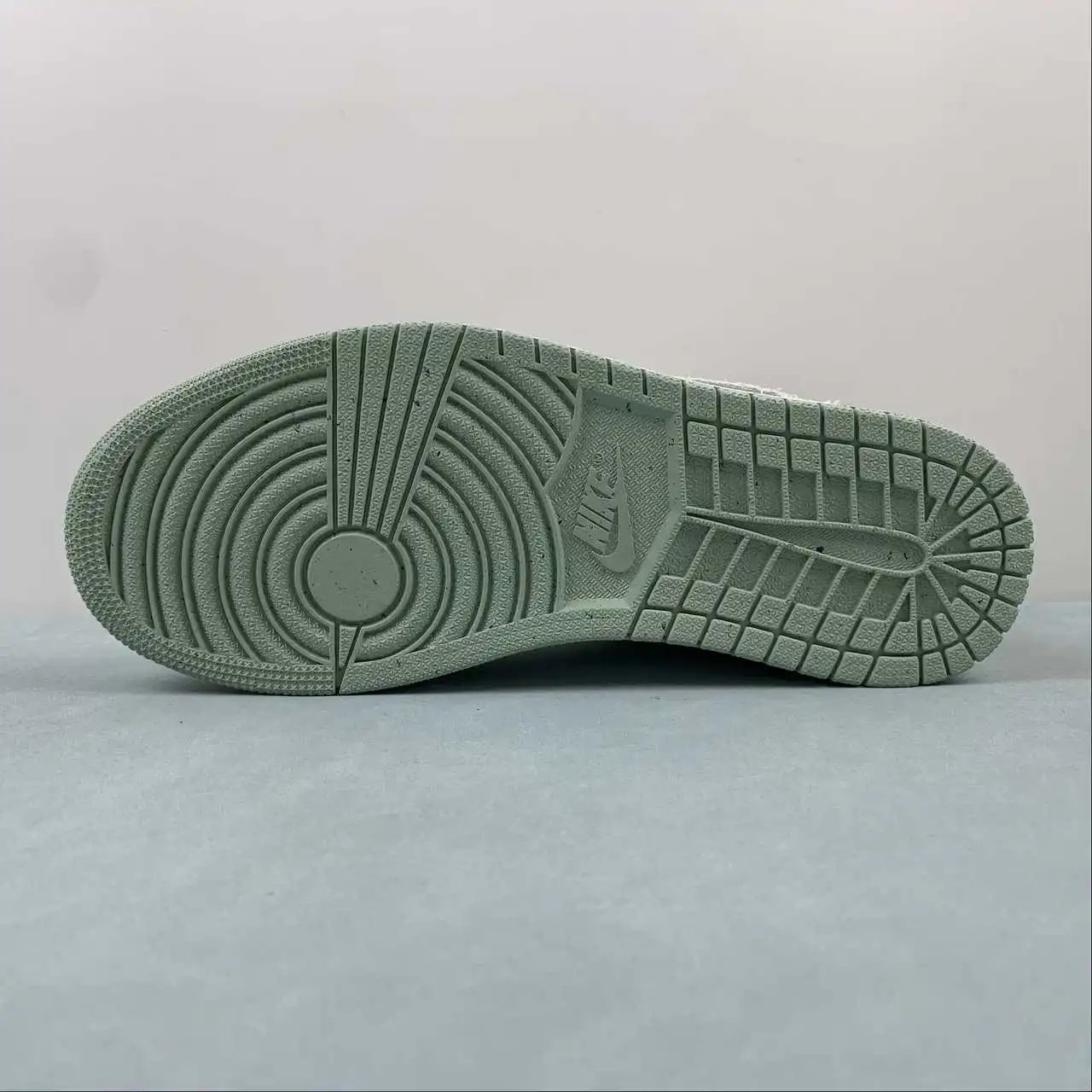 Air Jordan 1 Low FN5214-131 11