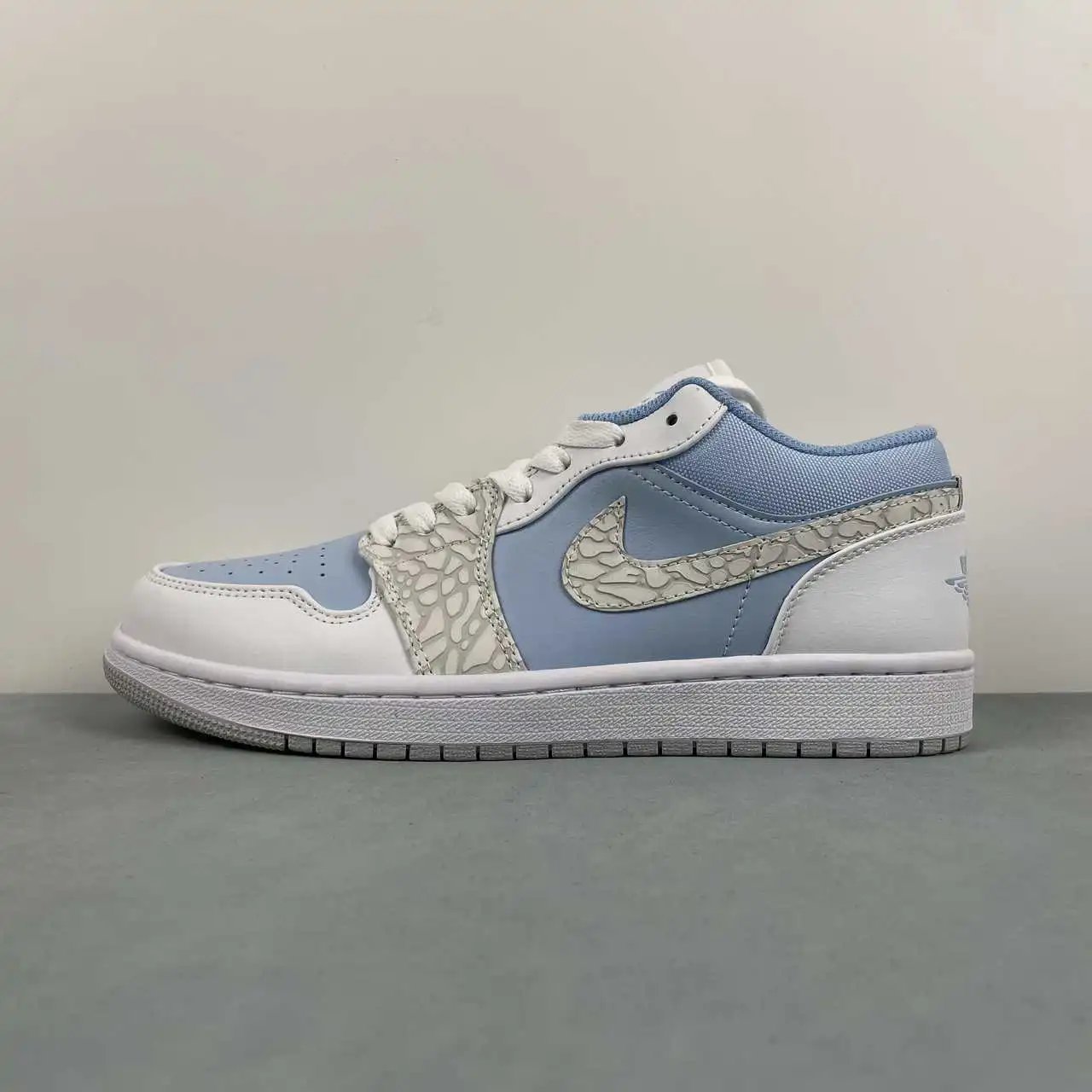 Air Jordan 1 Low IB7692-400 5