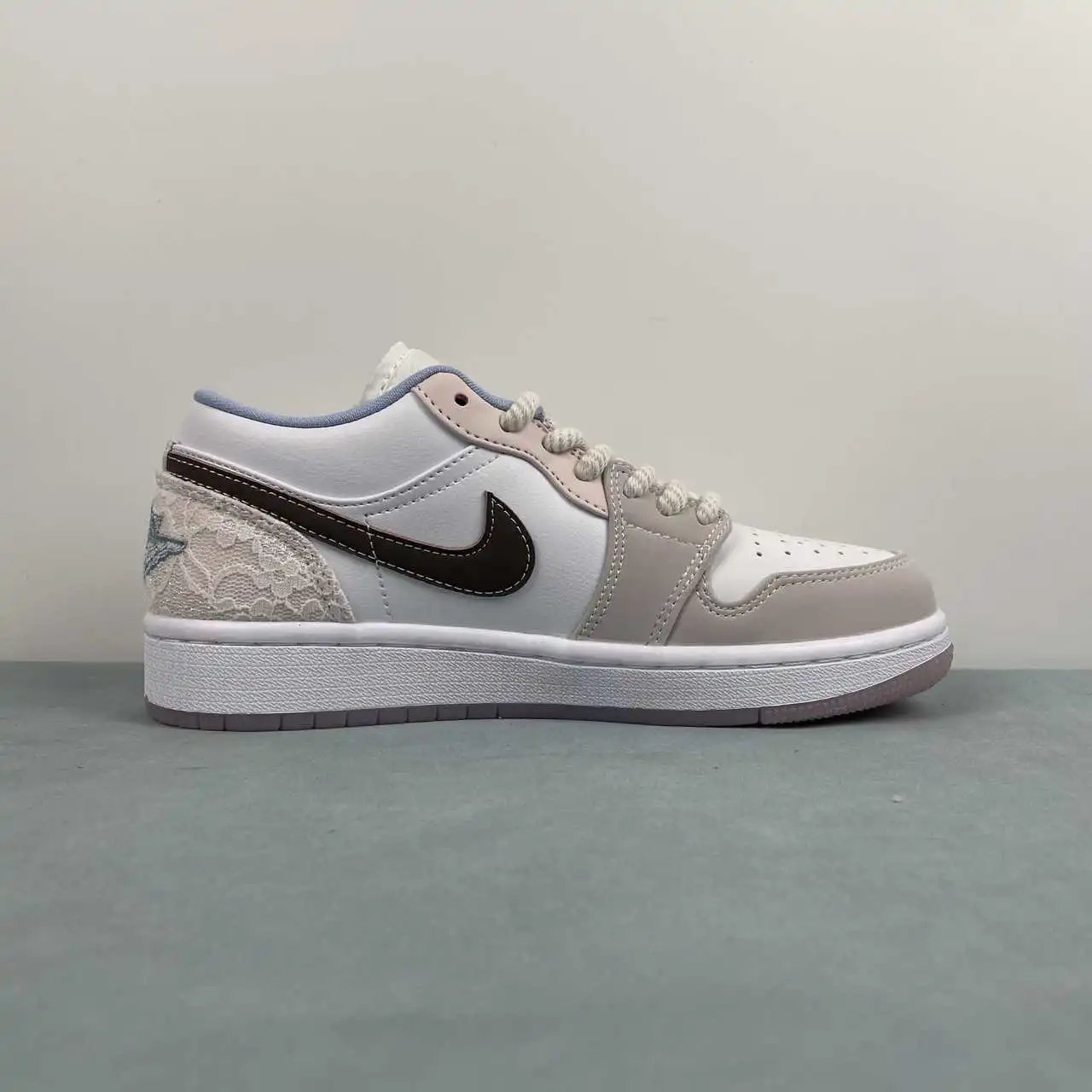 Air Jordan 1 Low IB8859-101 6