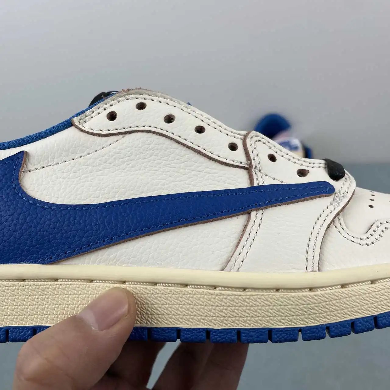 Air Jordan 1 Low DM7866-104 9