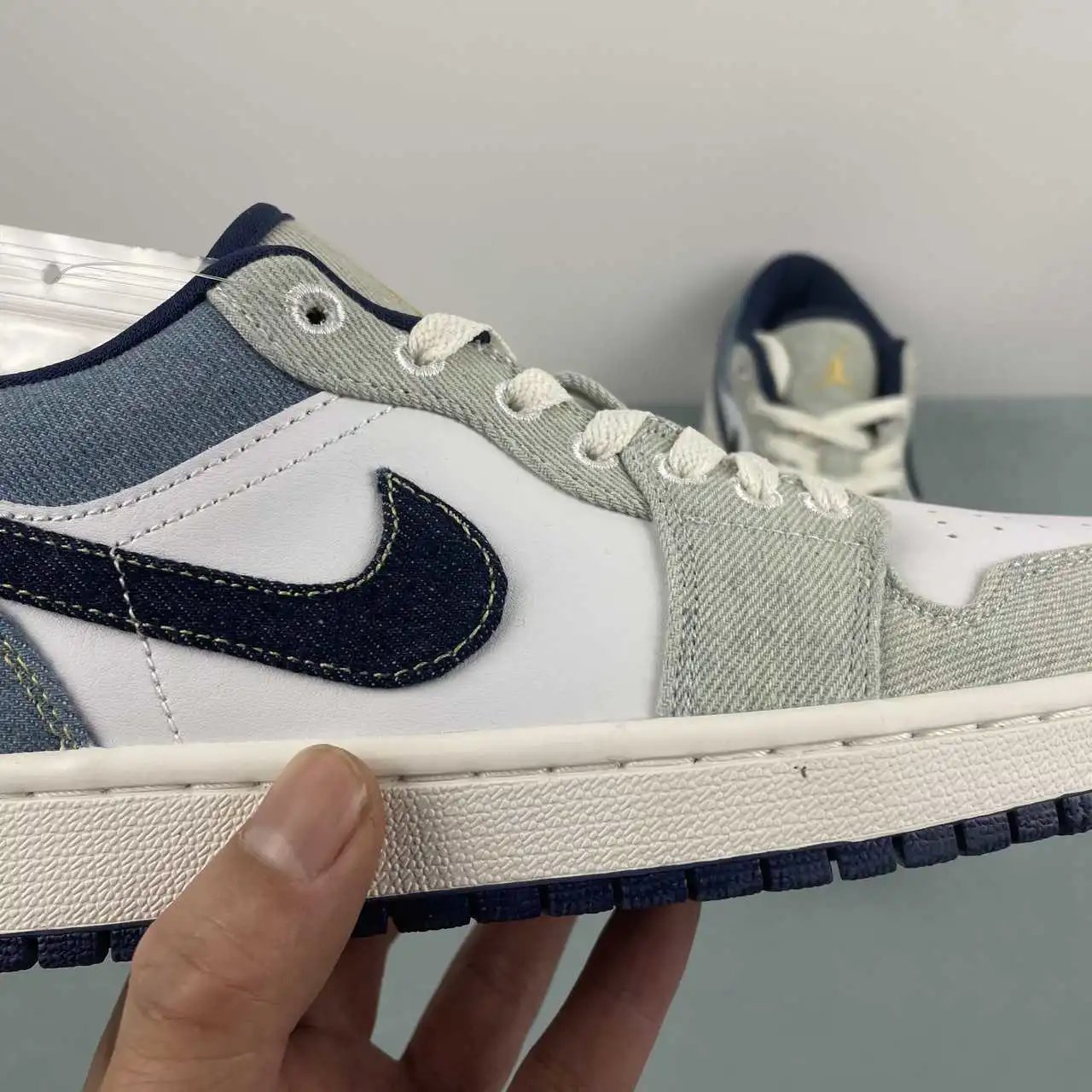 Air Jordan 1 Low IH0648-141 9
