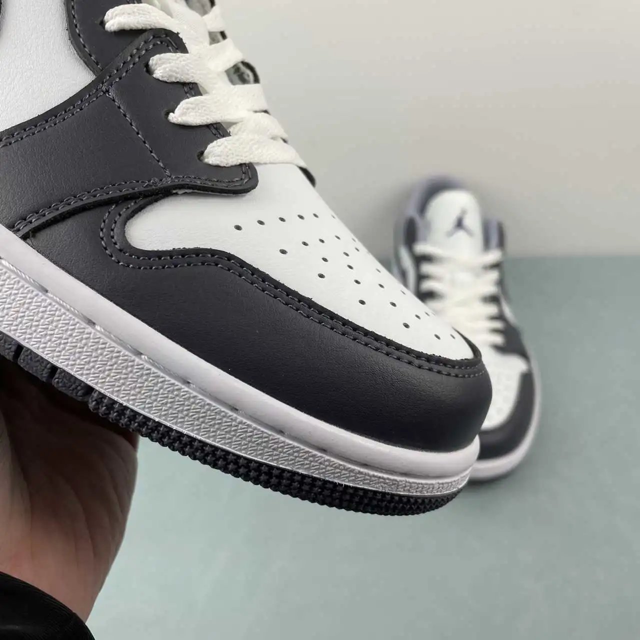 Air Jordan 1 Low 553558-145 7