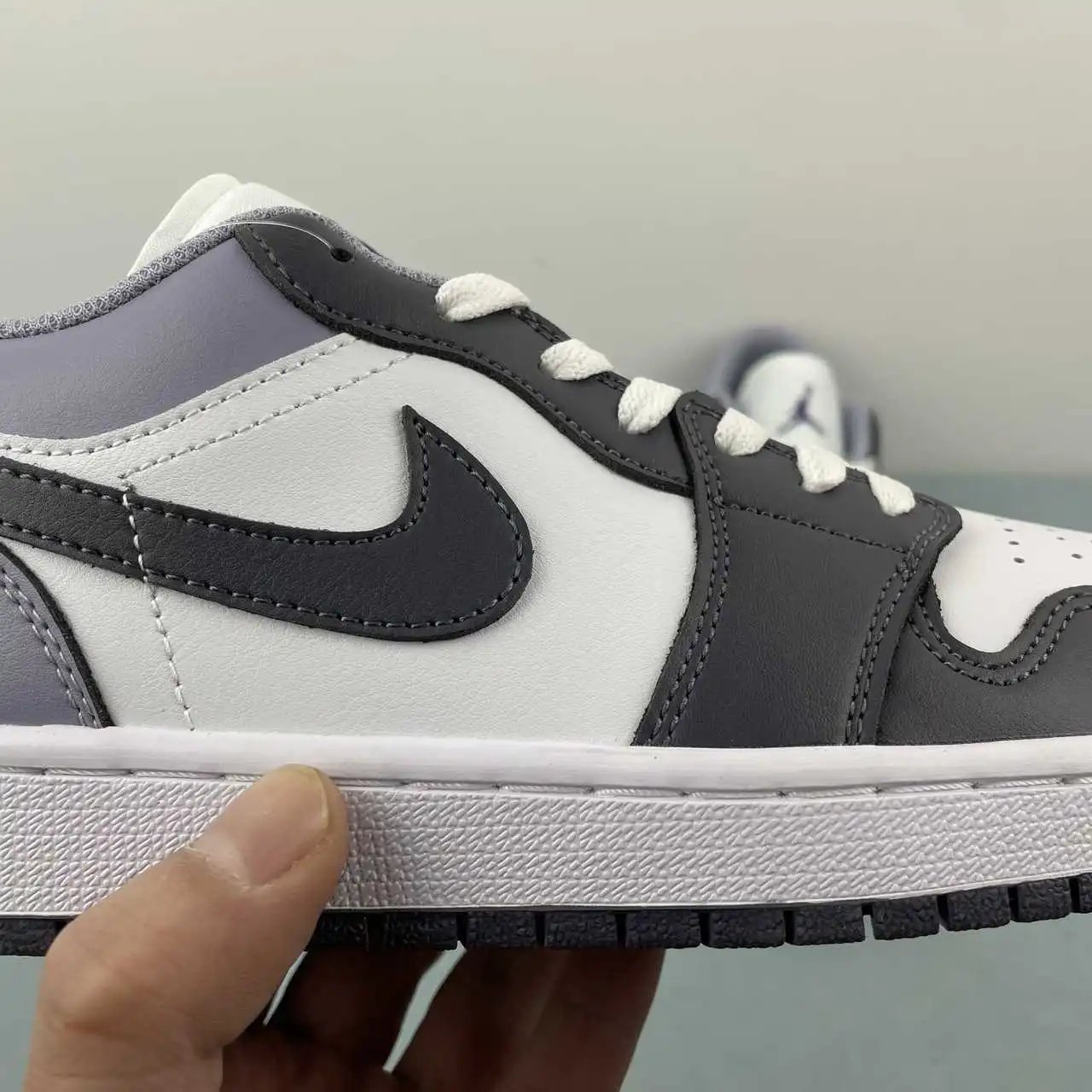 Air Jordan 1 Low 553558-145 9