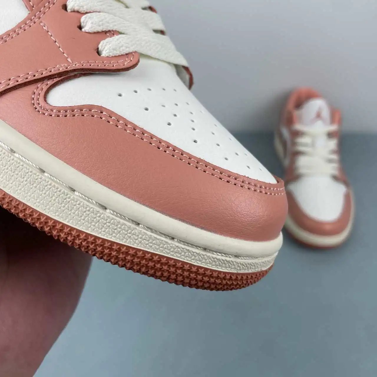Air Jordan 1 Low DC0774-180 7