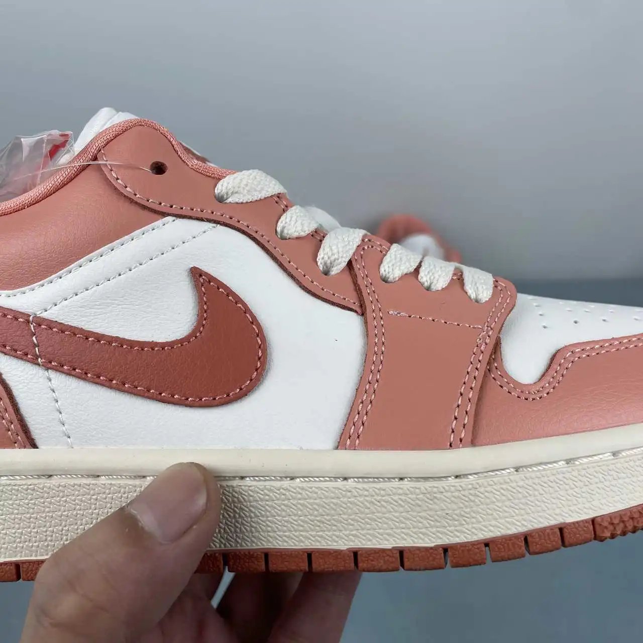 Air Jordan 1 Low DC0774-180 9