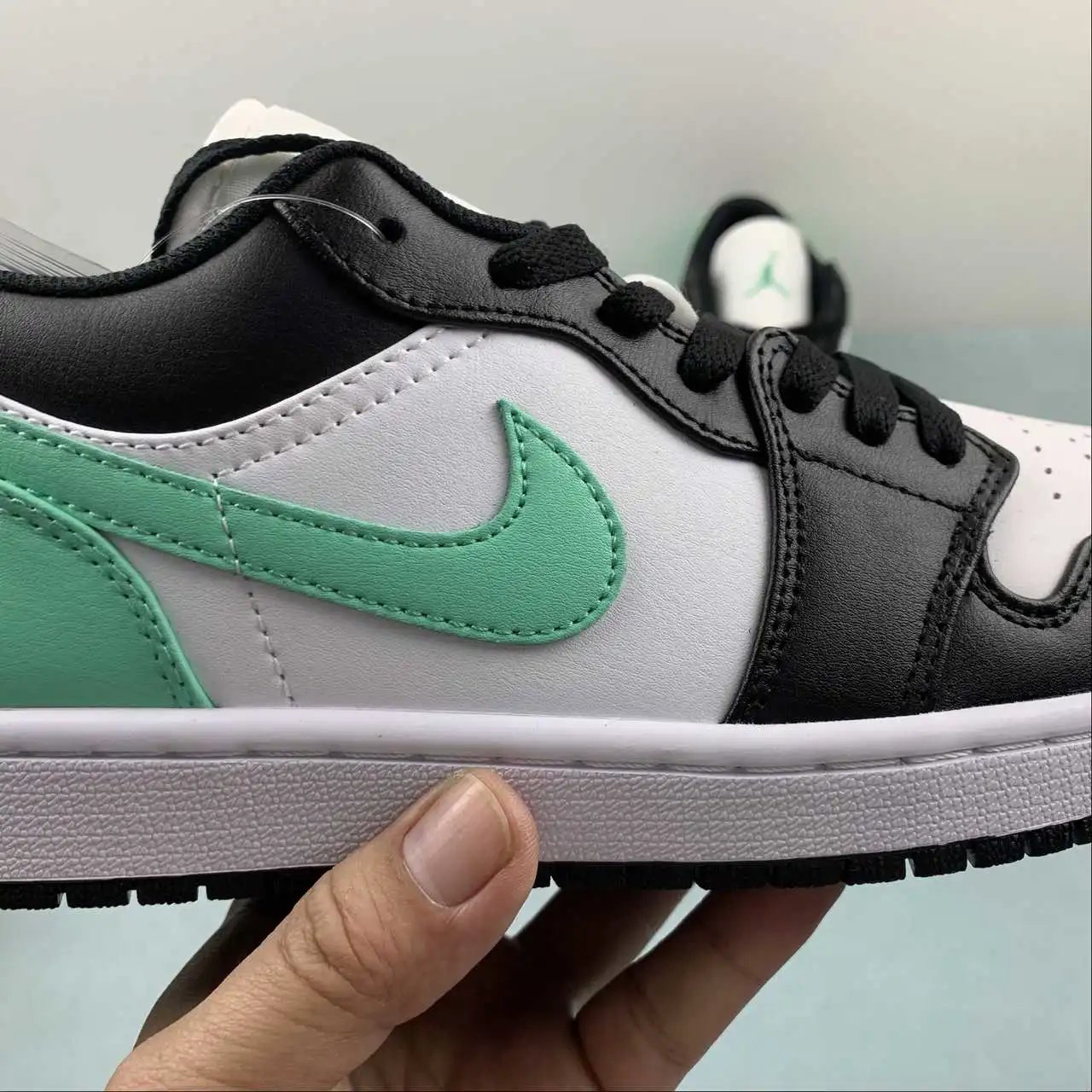 Air Jordan 1 Low 553558-131 9