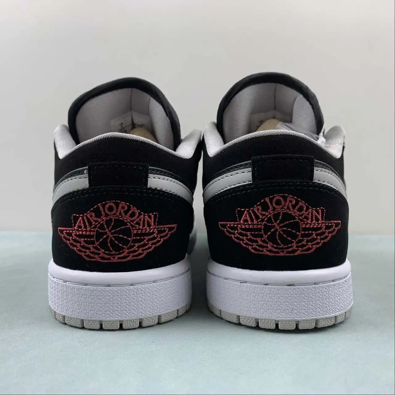 Air Jordan 1 Low 553558-032 thumbnail 4