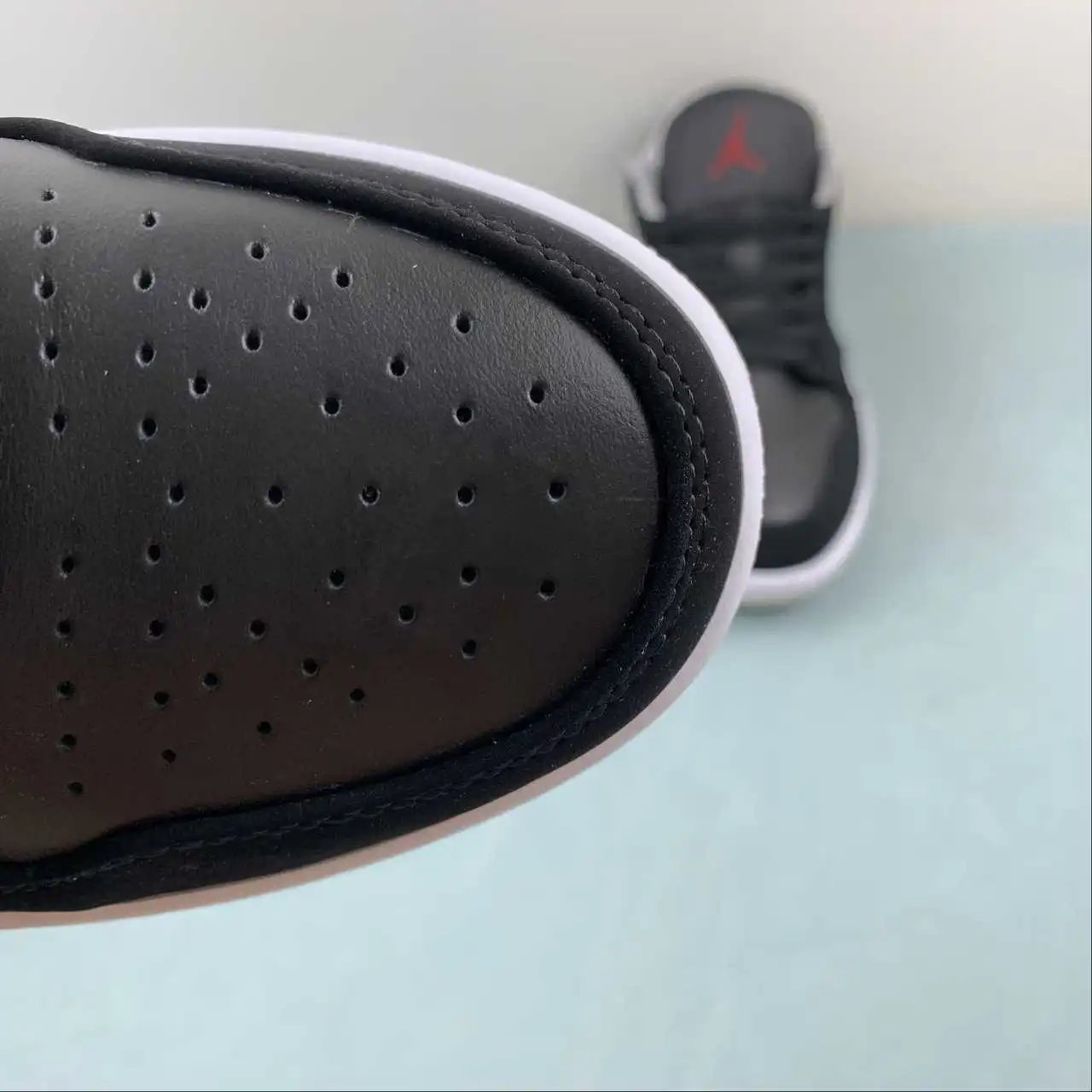 Air Jordan 1 Low 553558-032 8