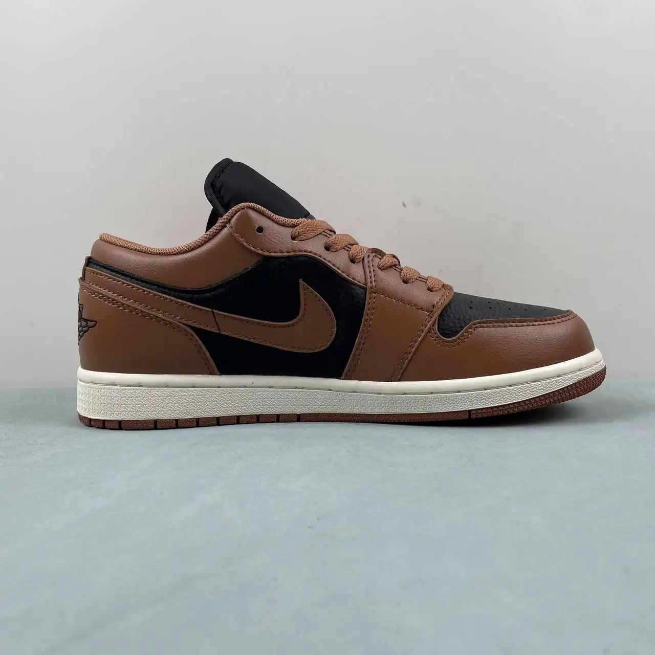Air Jordan 1 Low DC0774-021 6