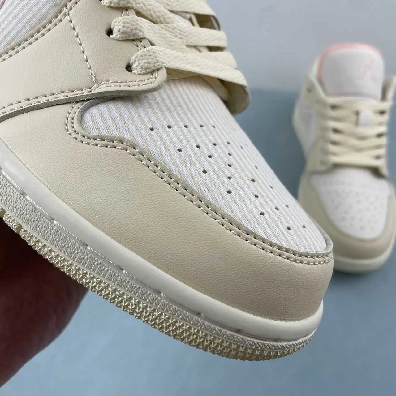 Air Jordan 1 Low FQ1925-100 7