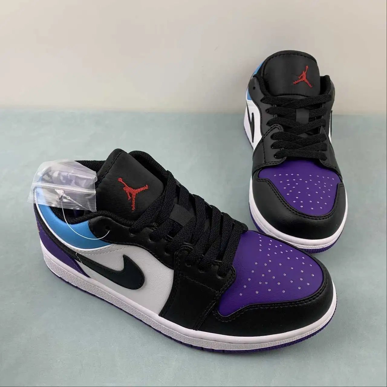 Air Jordan 1 Low 553558-154 thumbnail 2