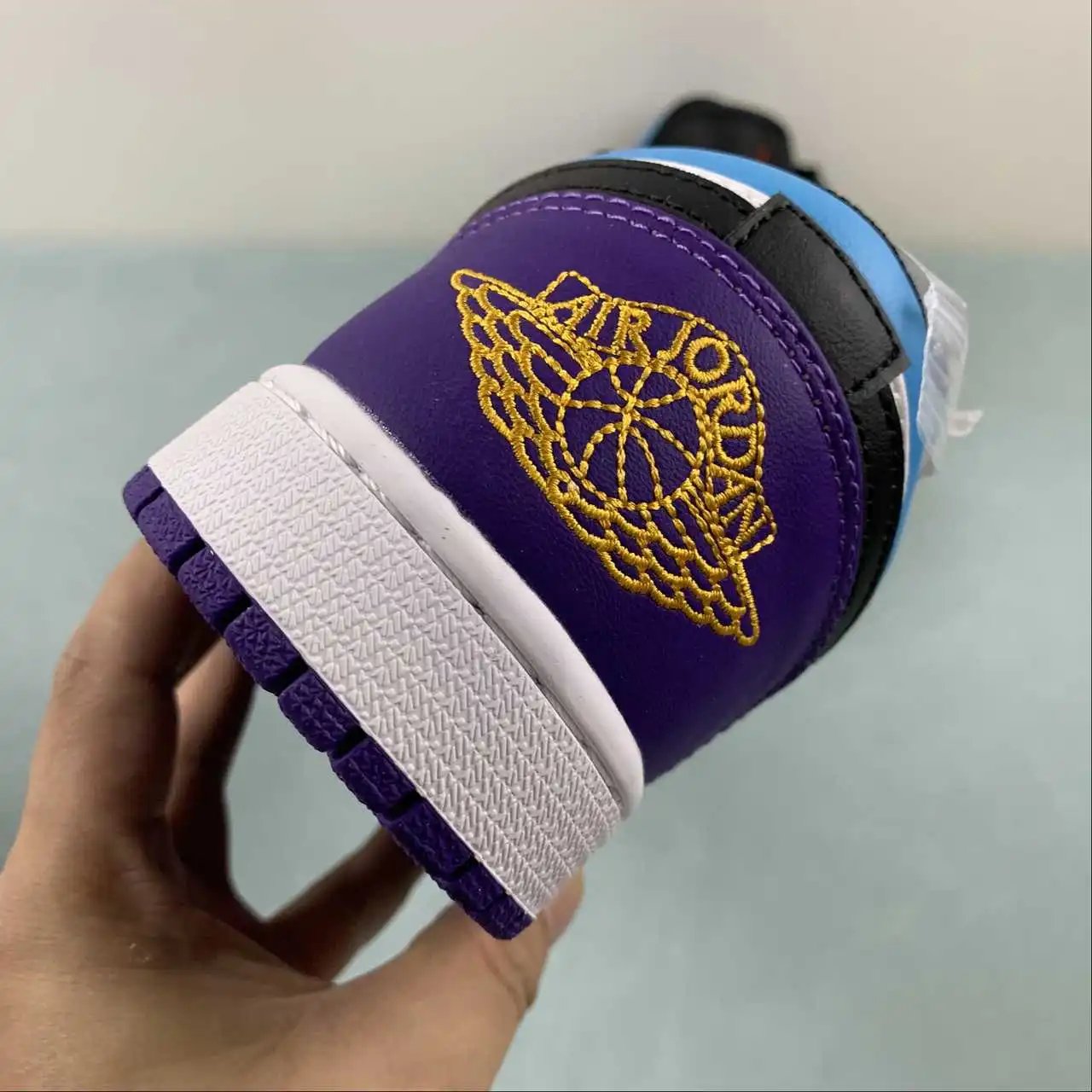 Air Jordan 1 Low 553558-154 10