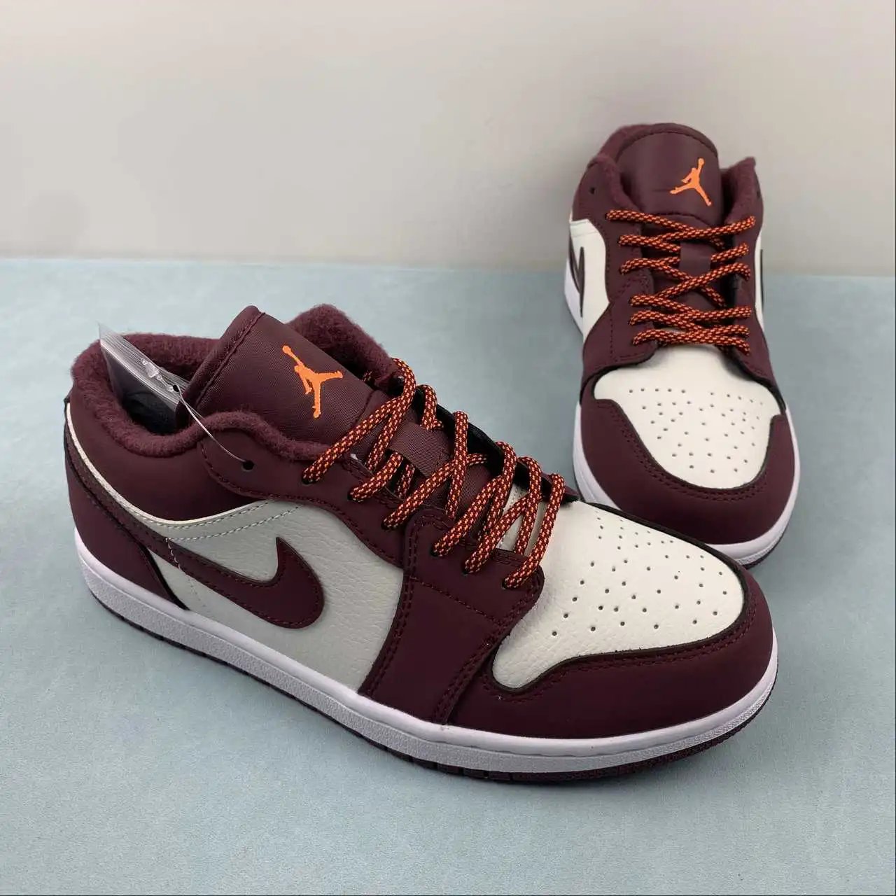 Air Jordan 1 Low 553560-068 thumbnail 2