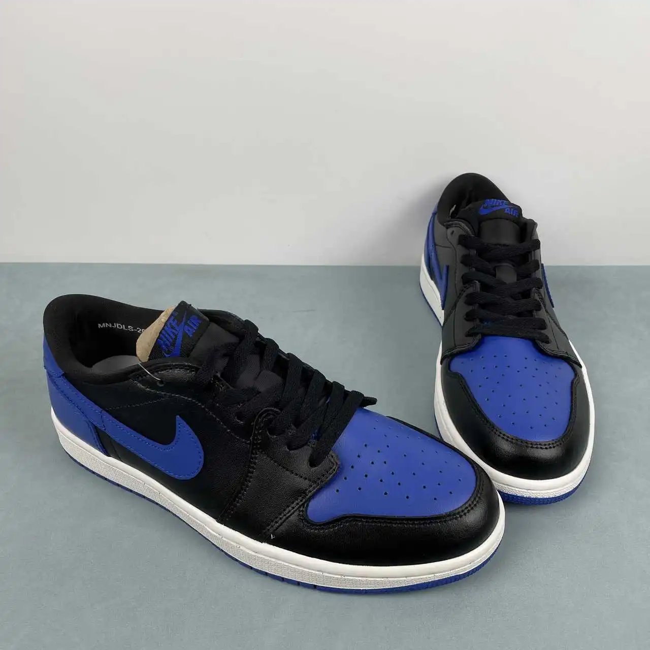 Air Jordan 1 Low IB1981-004 thumbnail 2