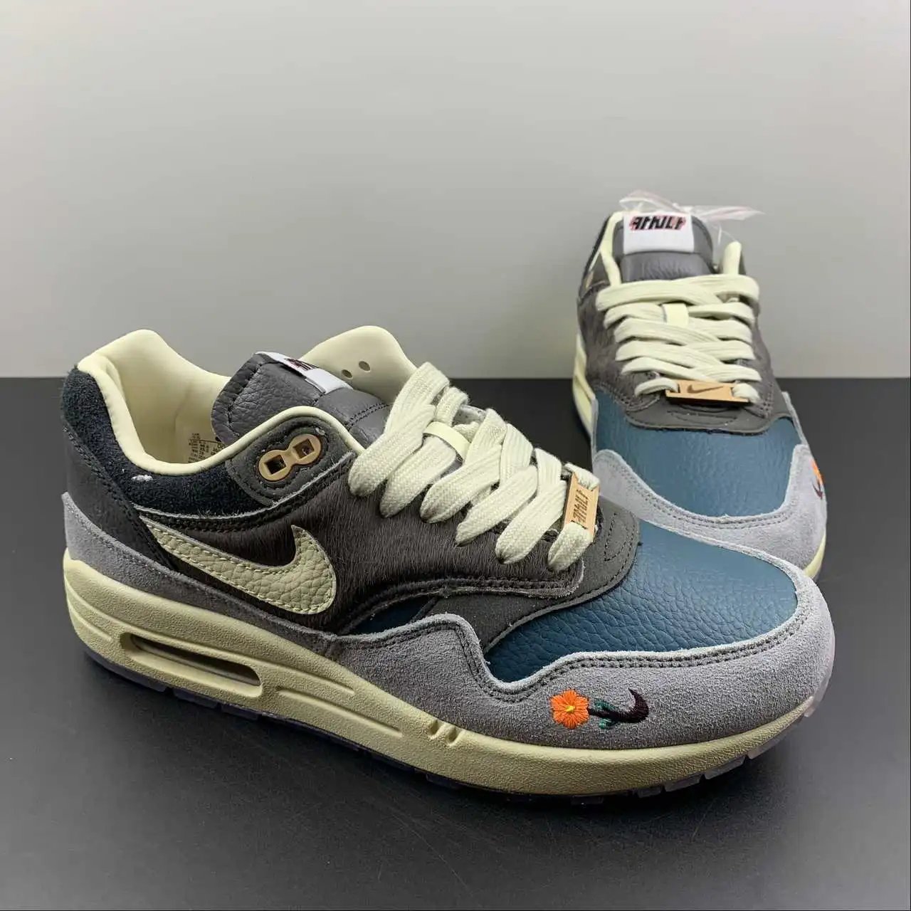 Nike Air Max1 DQ8475-001 thumbnail 2