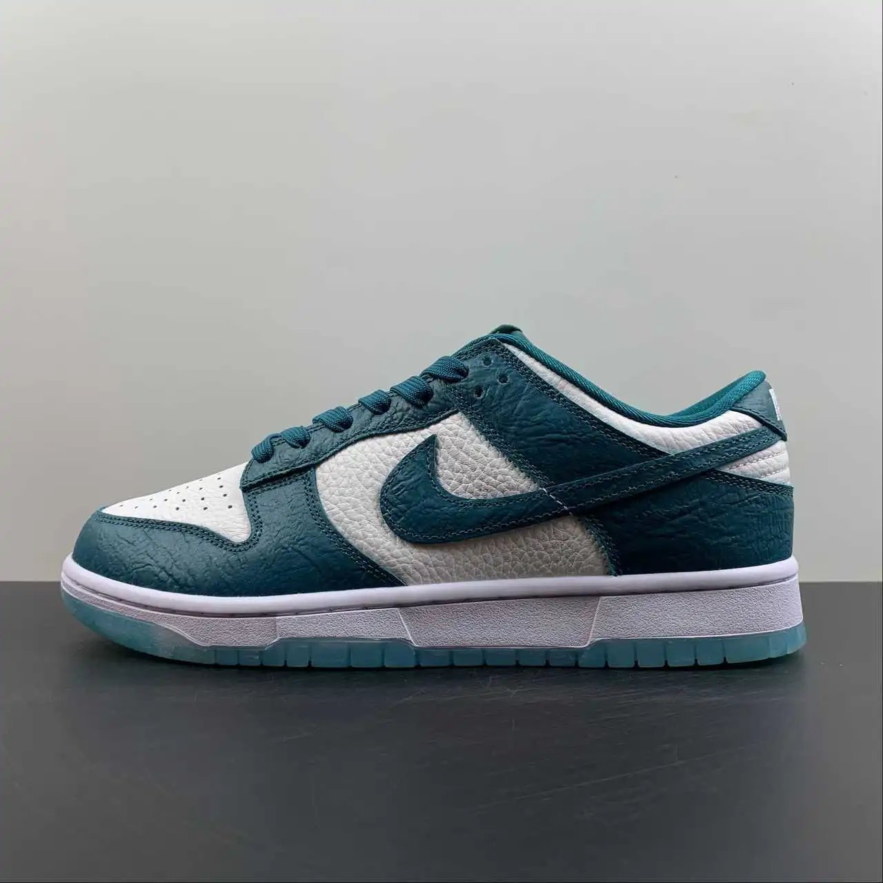 Nike Dunk Low DV3029-100 4