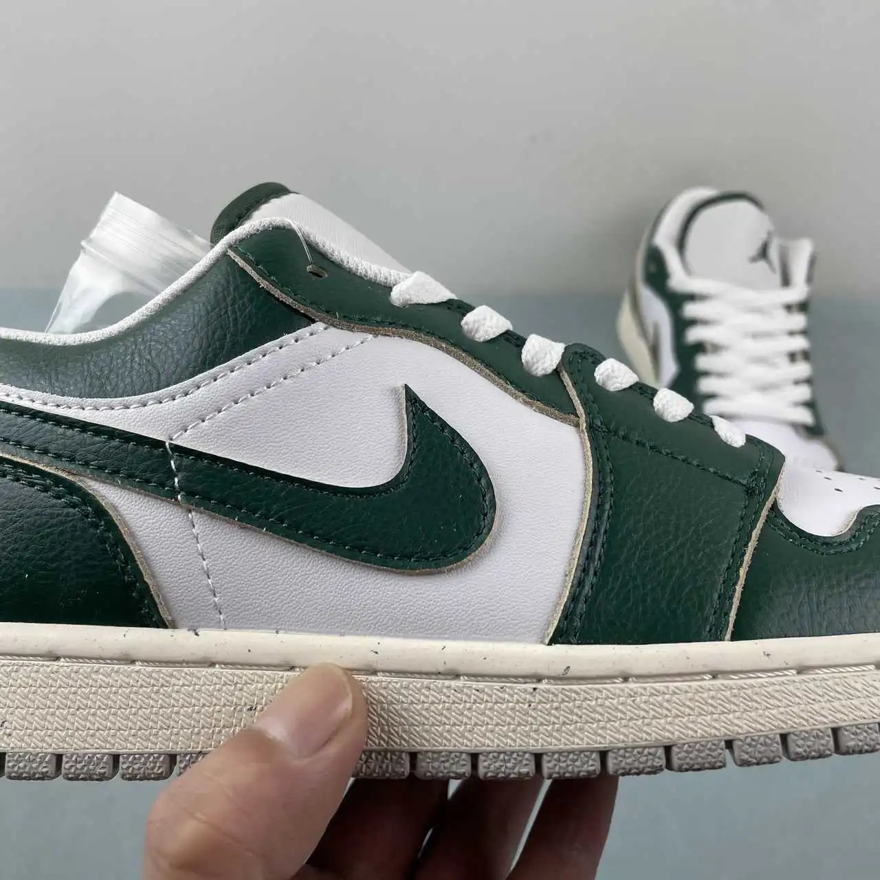 Air Jordan 1 Low FQ7687-300 9