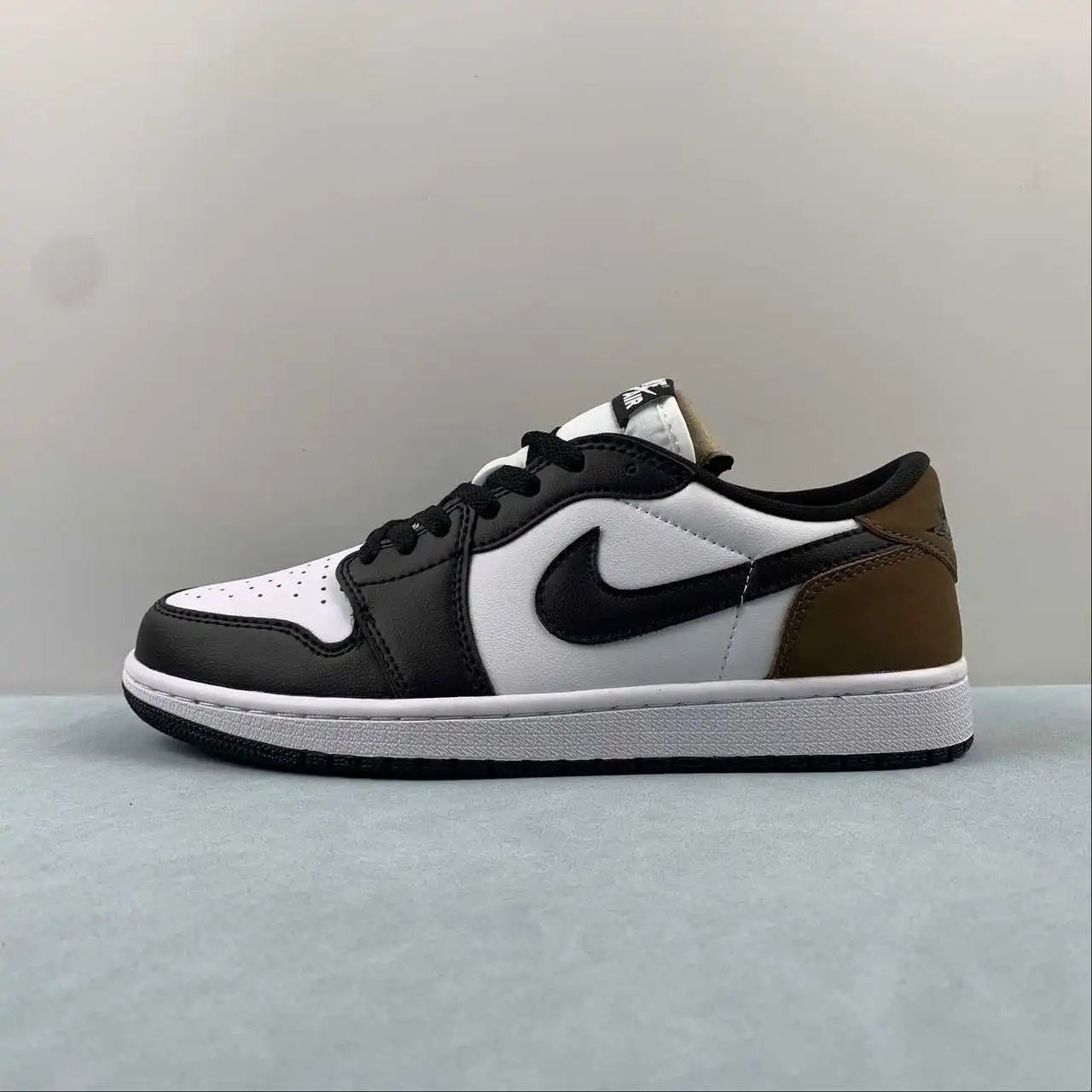 Air Jordan 1 Low CZ0790-102 5