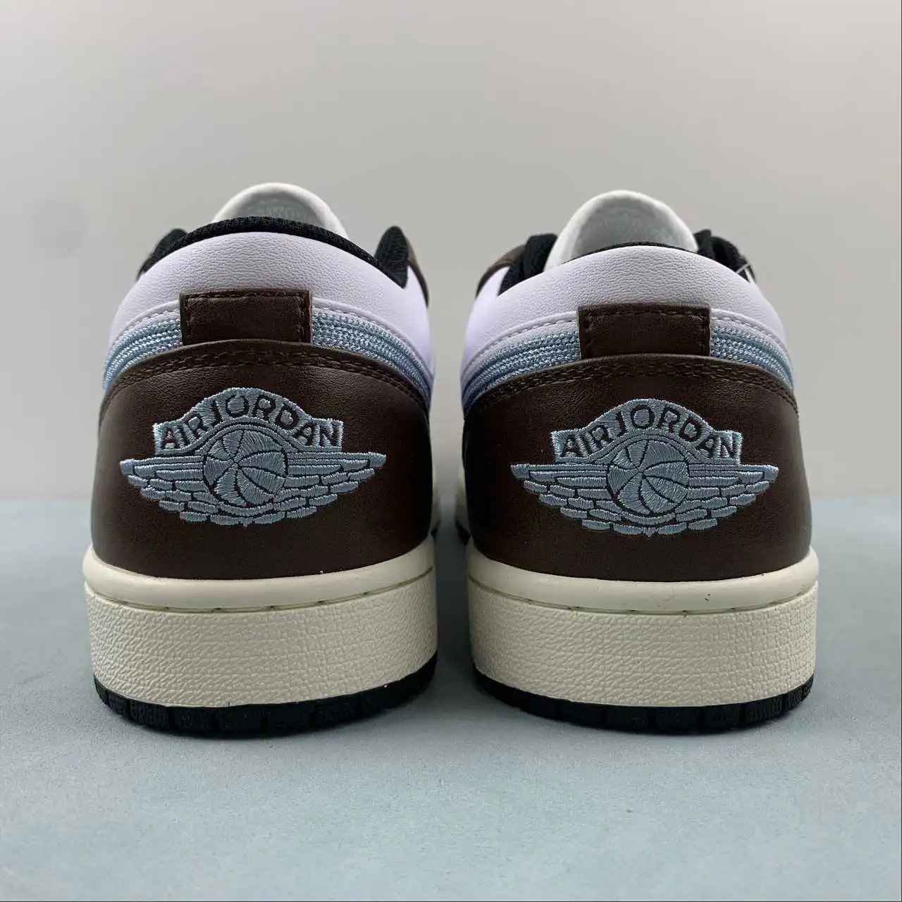 Air Jordan 1 Low FQ7832-142 thumbnail 4