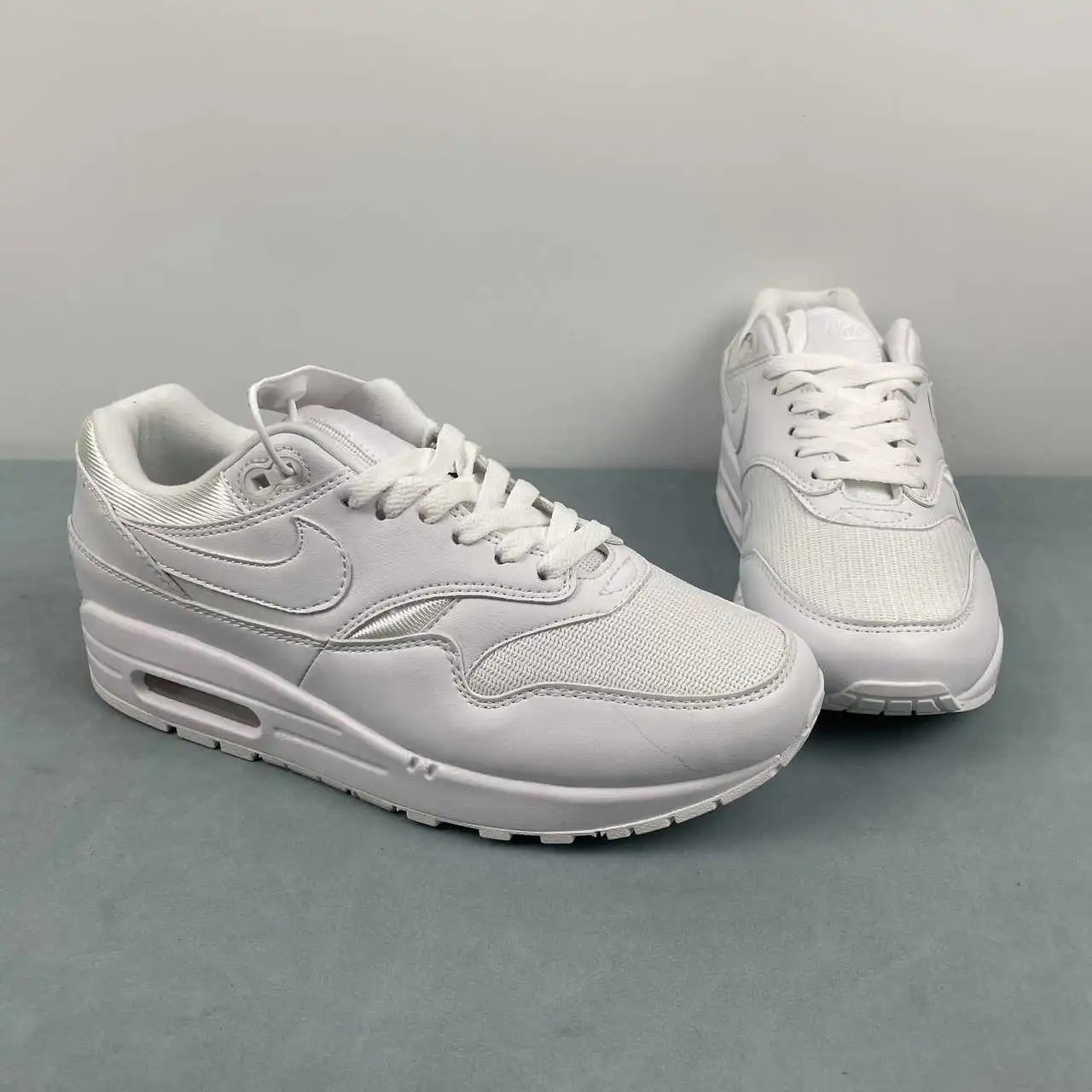 Nike Air Max1 454746-107 thumbnail 2