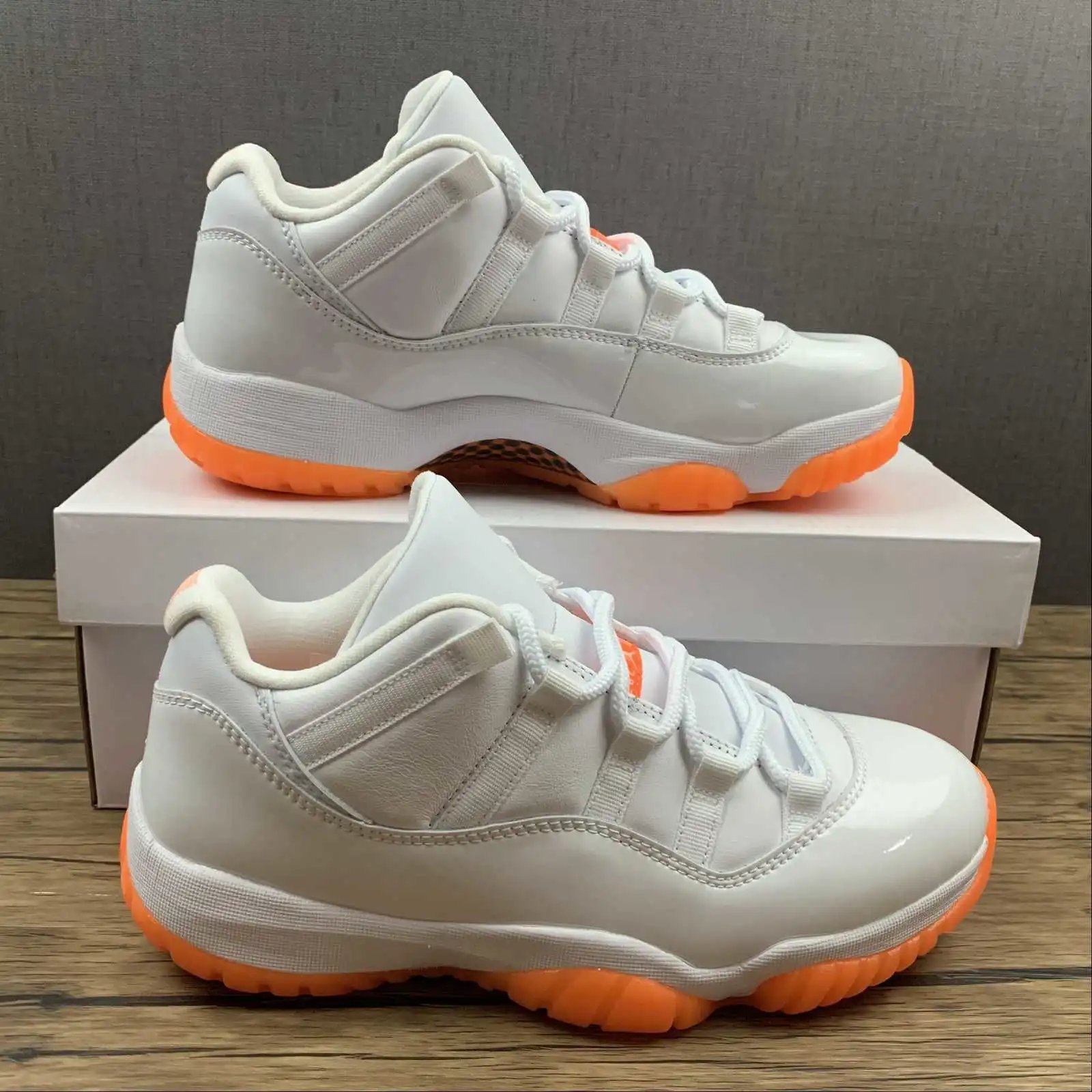 Air Jordan 11 AH7860-139