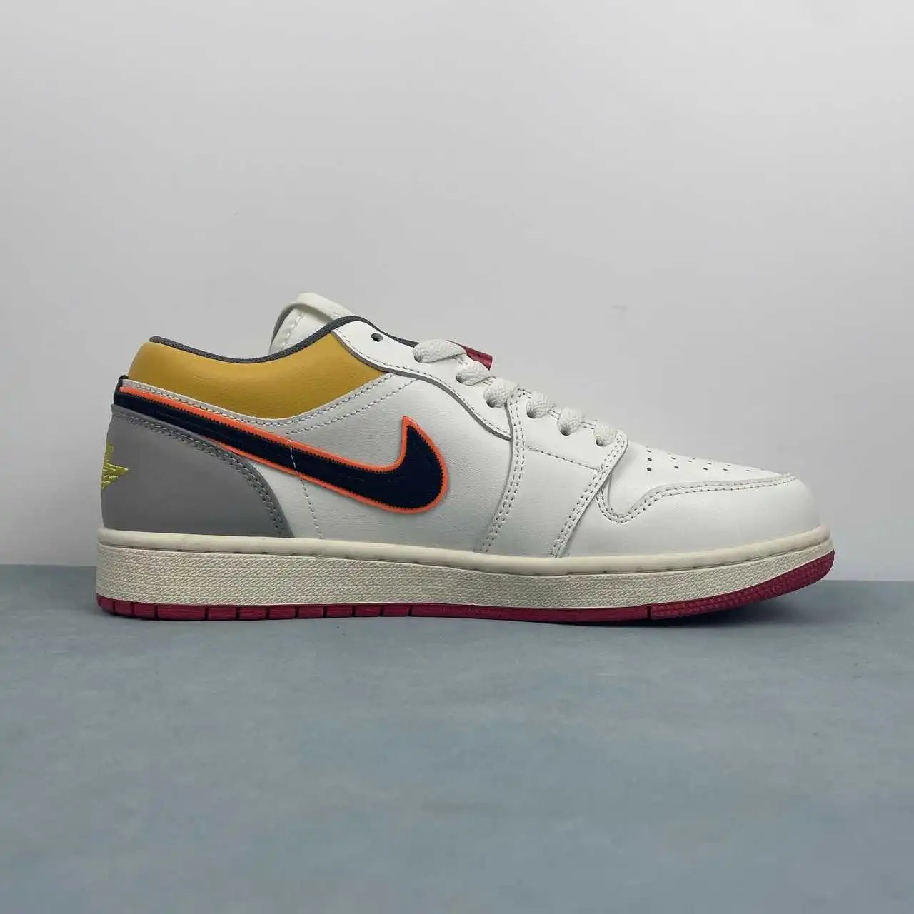 Air Jordan 1 Low HV4511-133 6