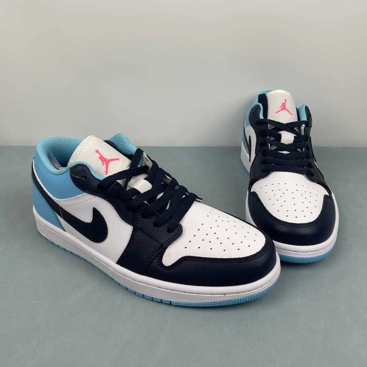 Air Jordan 1 Low 553558-149 thumbnail 2