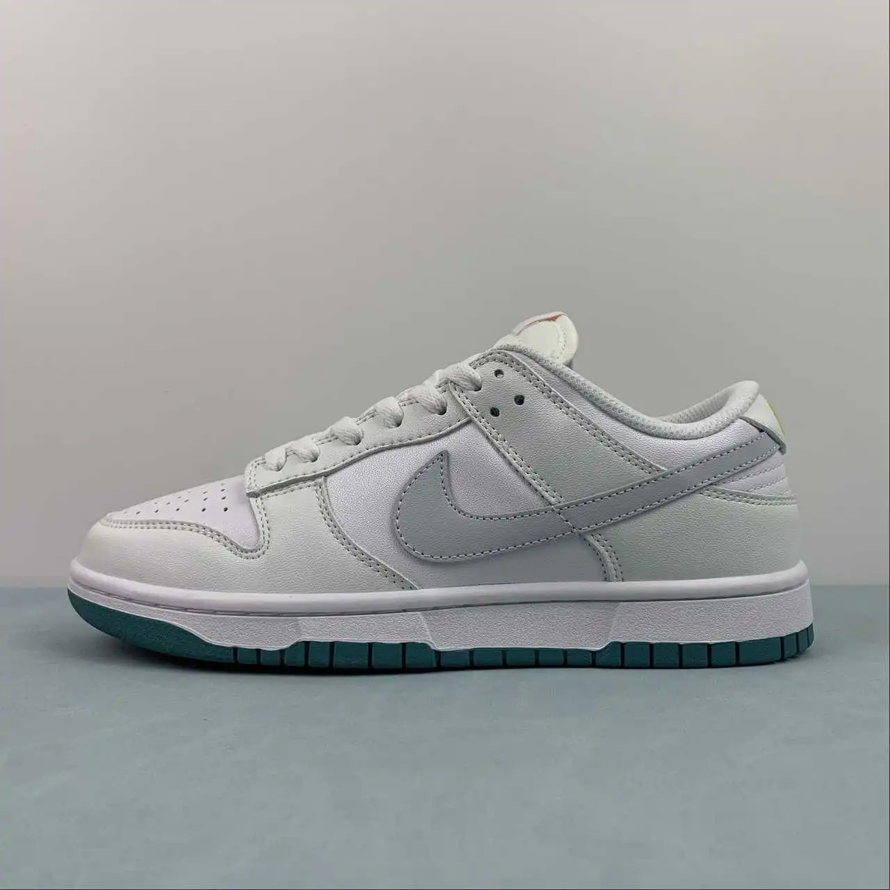 Nike Dunk Low FD9911-101 thumbnail 4