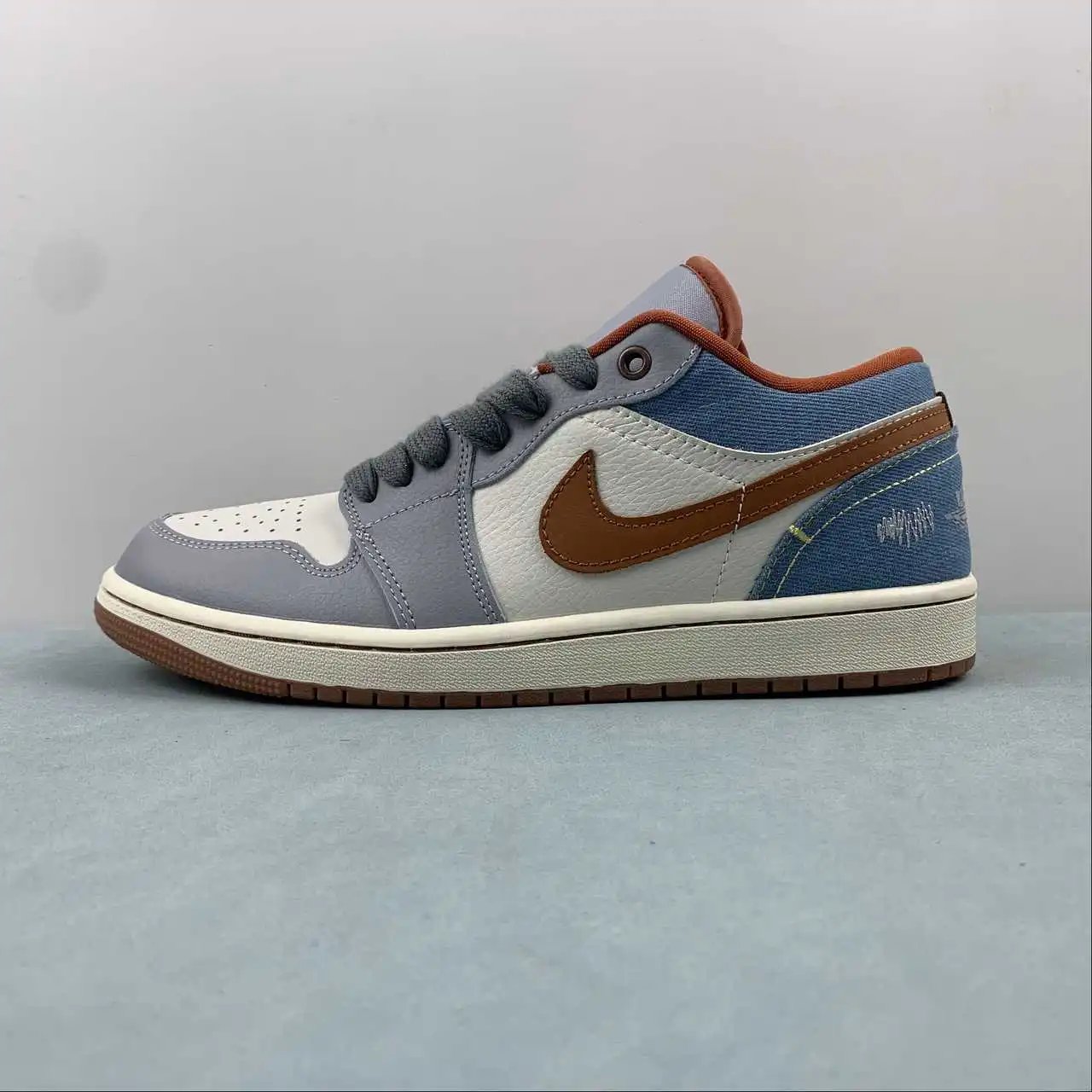 Air Jordan 1 Low FZ5045-091 5