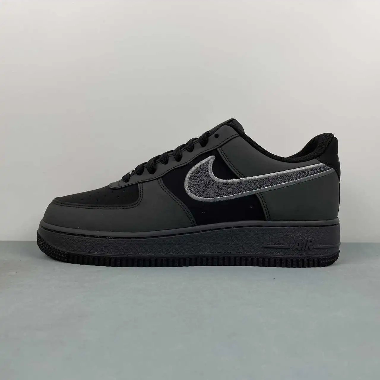 Nike Air Force 1 IB6842-002 thumbnail 4