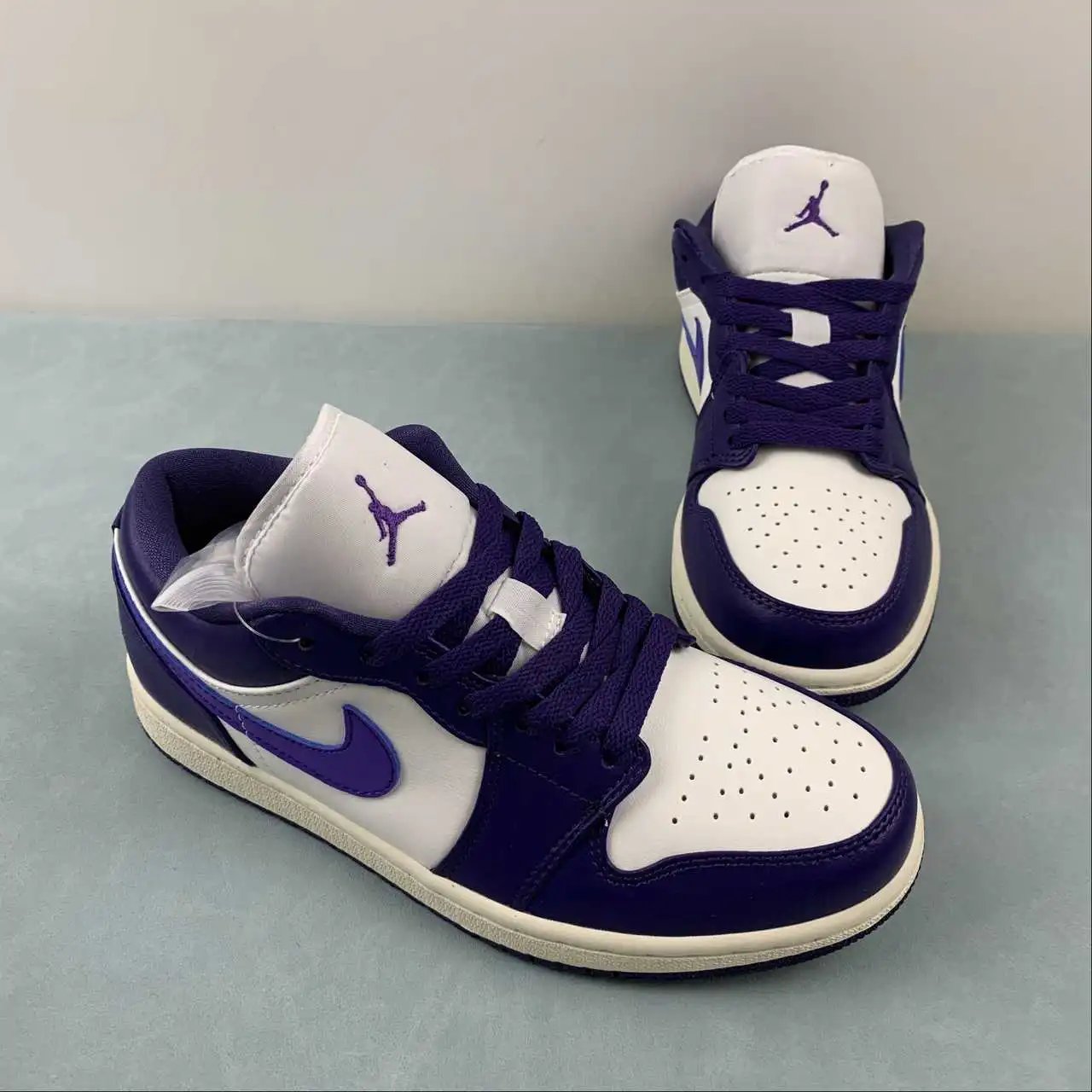 Air Jordan 1 Low DC0774-502 thumbnail 2