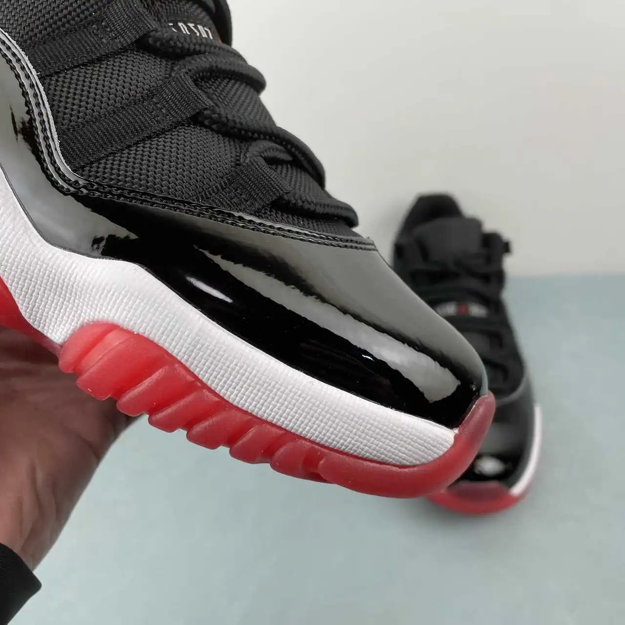 Air Jordan 11 FV5104-006 11