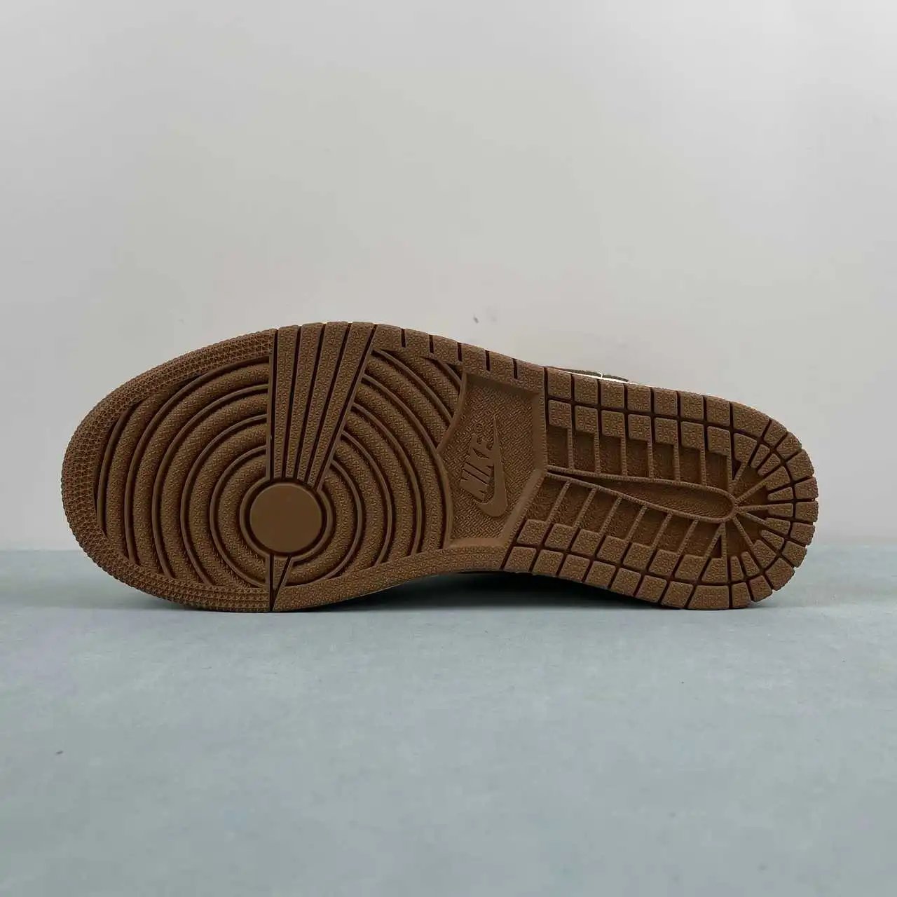 Air Jordan 1 Low HF5753-221 11