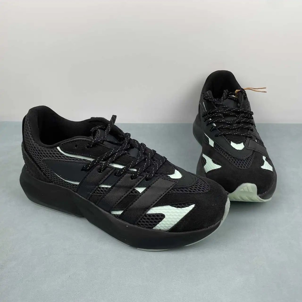 Adidas Lightblaze JR1058 thumbnail 2
