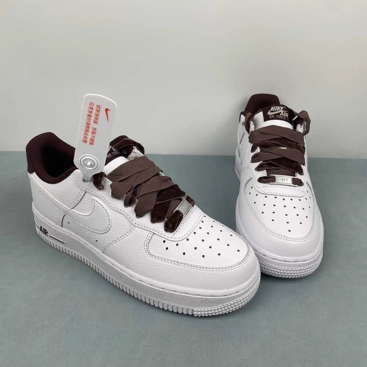 Nike Air Force 1 HV4403-600 thumbnail 2