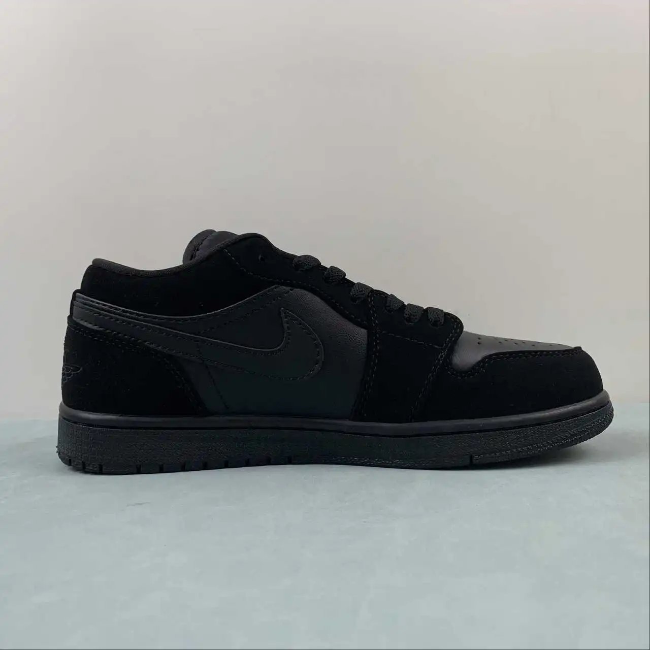 Air Jordan 1 Low 553558-025 6