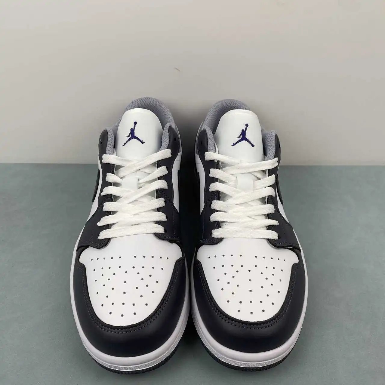 Air Jordan 1 Low 553558-145 thumbnail 3