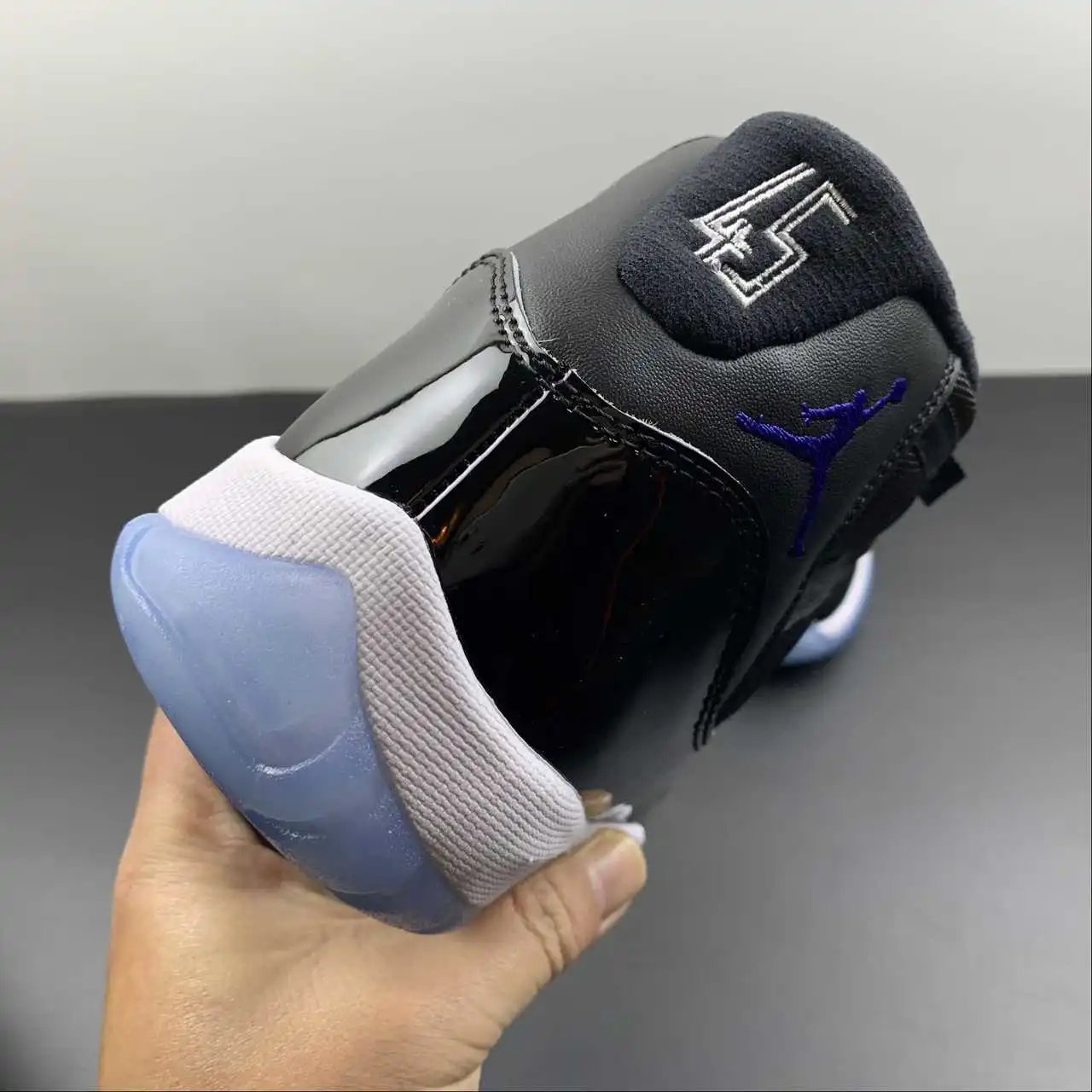 Air Jordan 11 378038-003 9