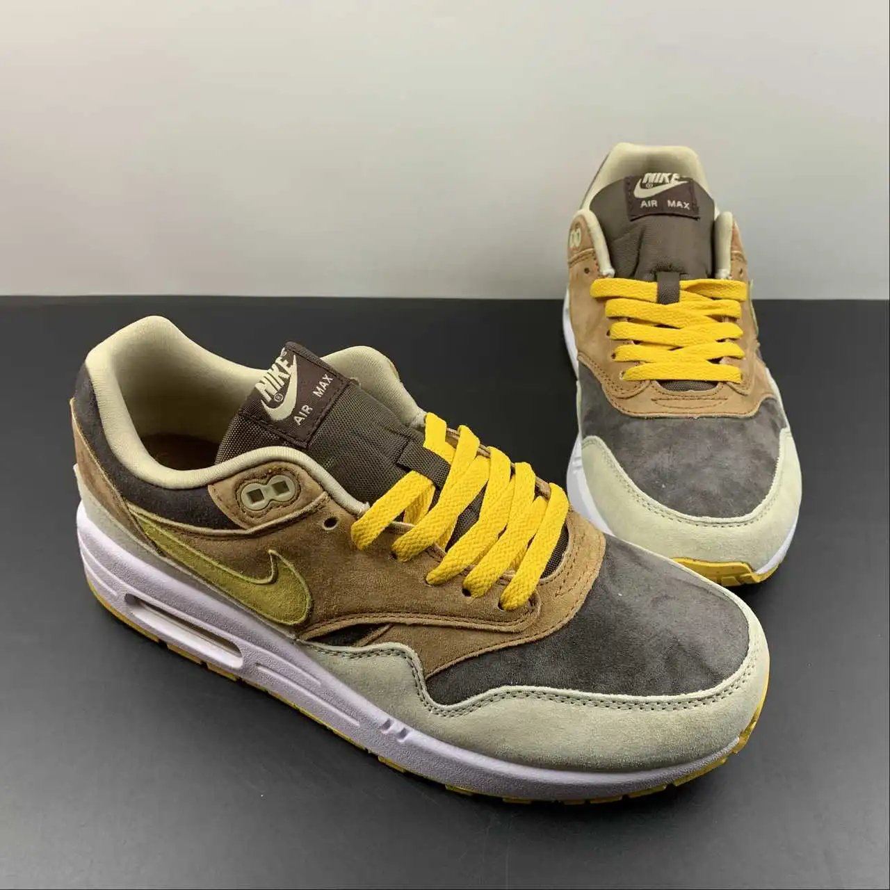 Nike Air Max1 DZ0482-200 thumbnail 2