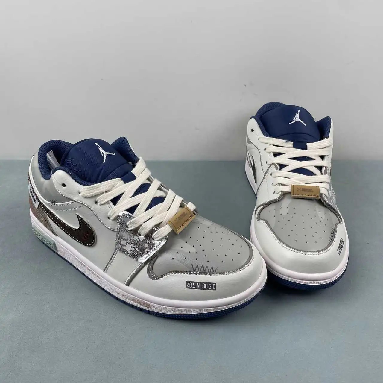Air Jordan 1 Low 53558-414 thumbnail 2