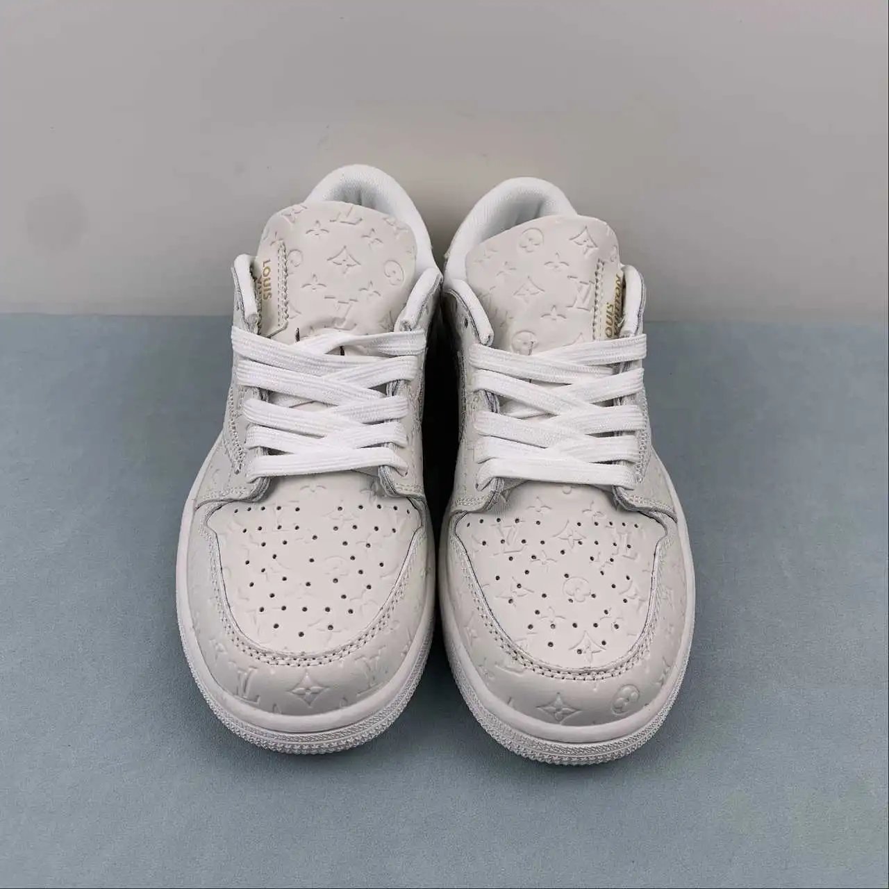 Air Jordan 1 Low MS0232 thumbnail 3