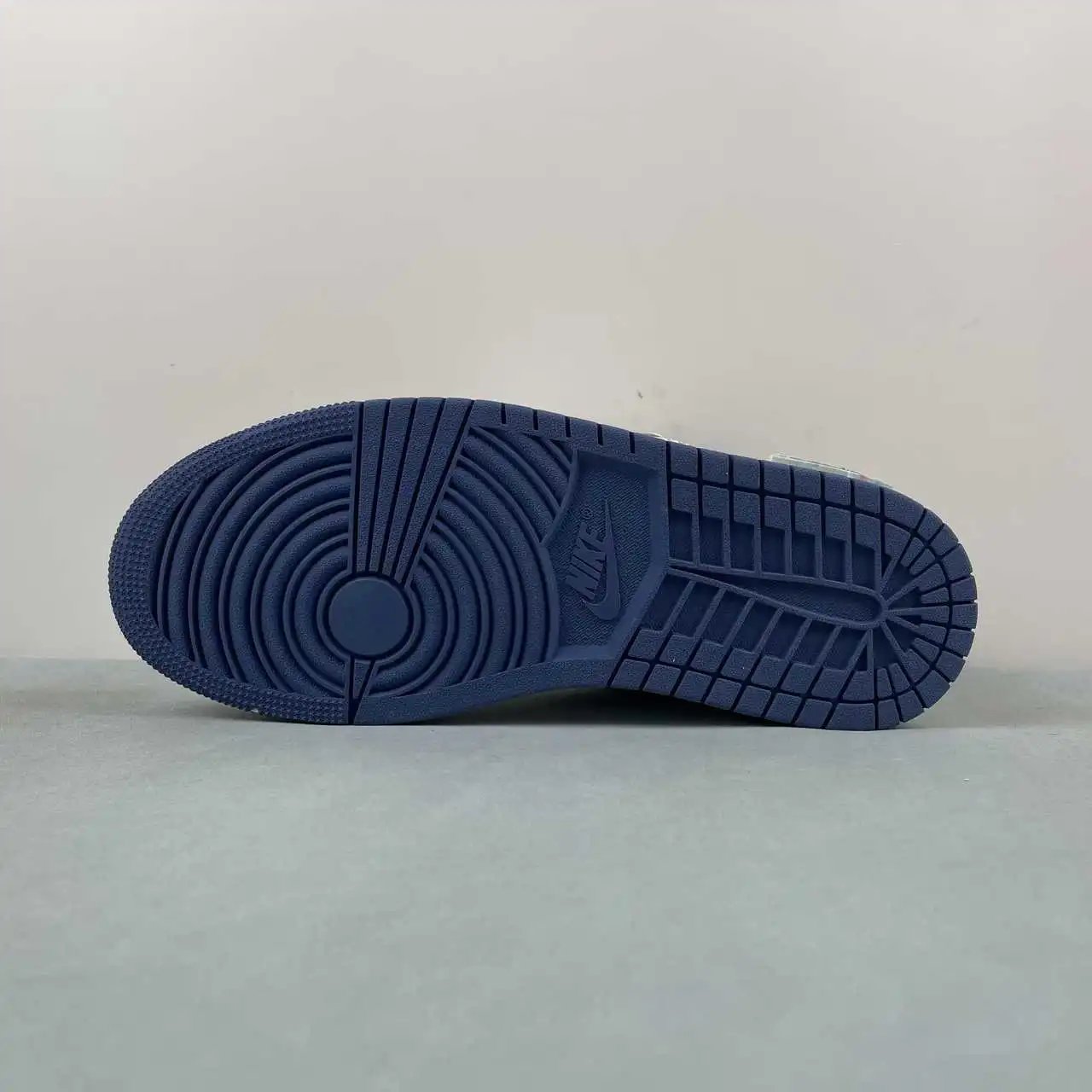 Air Jordan 1 Low 53558-414 11