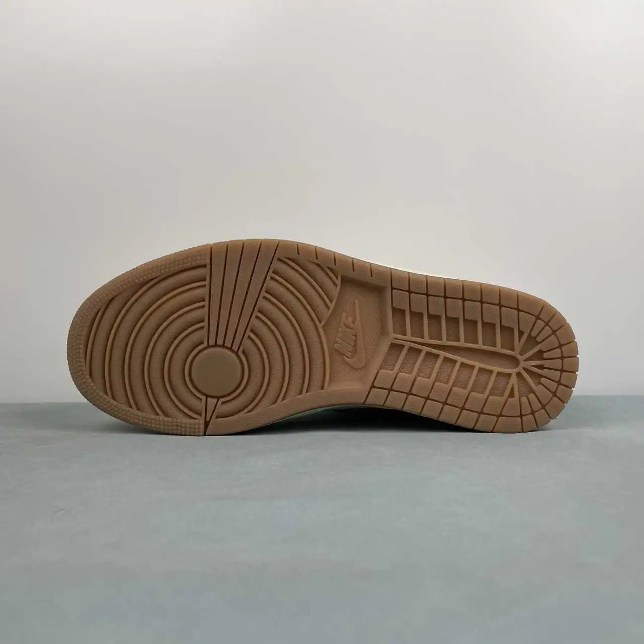 Air Jordan 1 Low IB8855-121 11