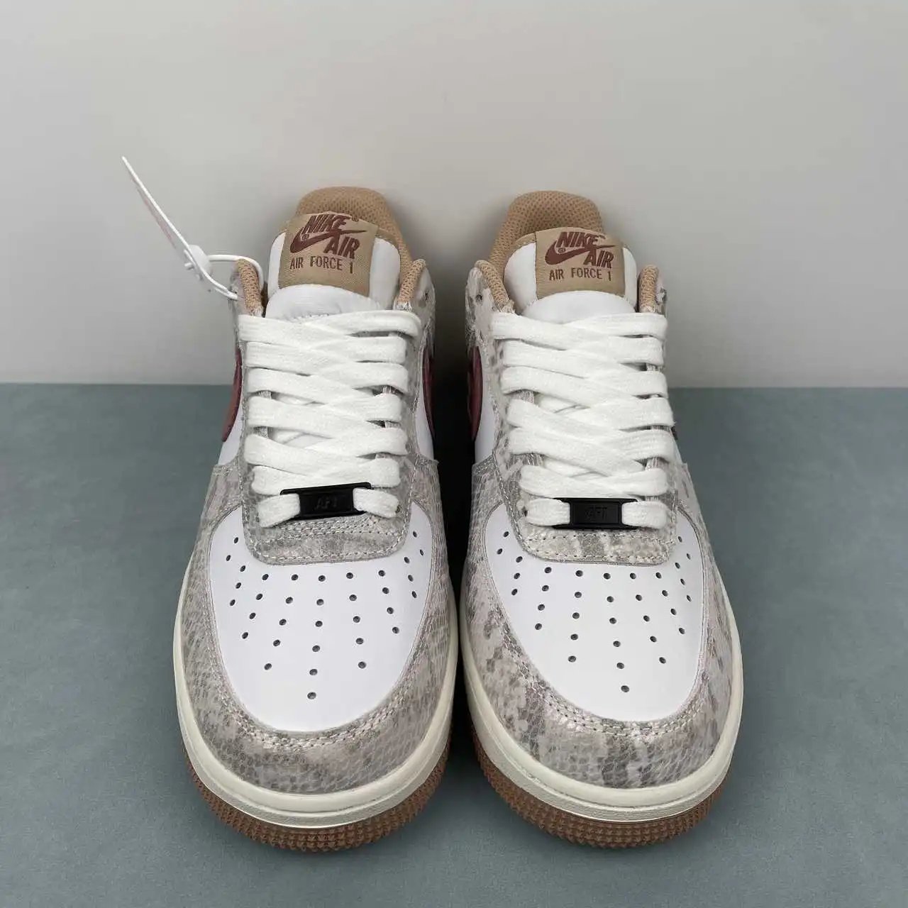 Nike Air Force 1 HF2898-100 thumbnail 3