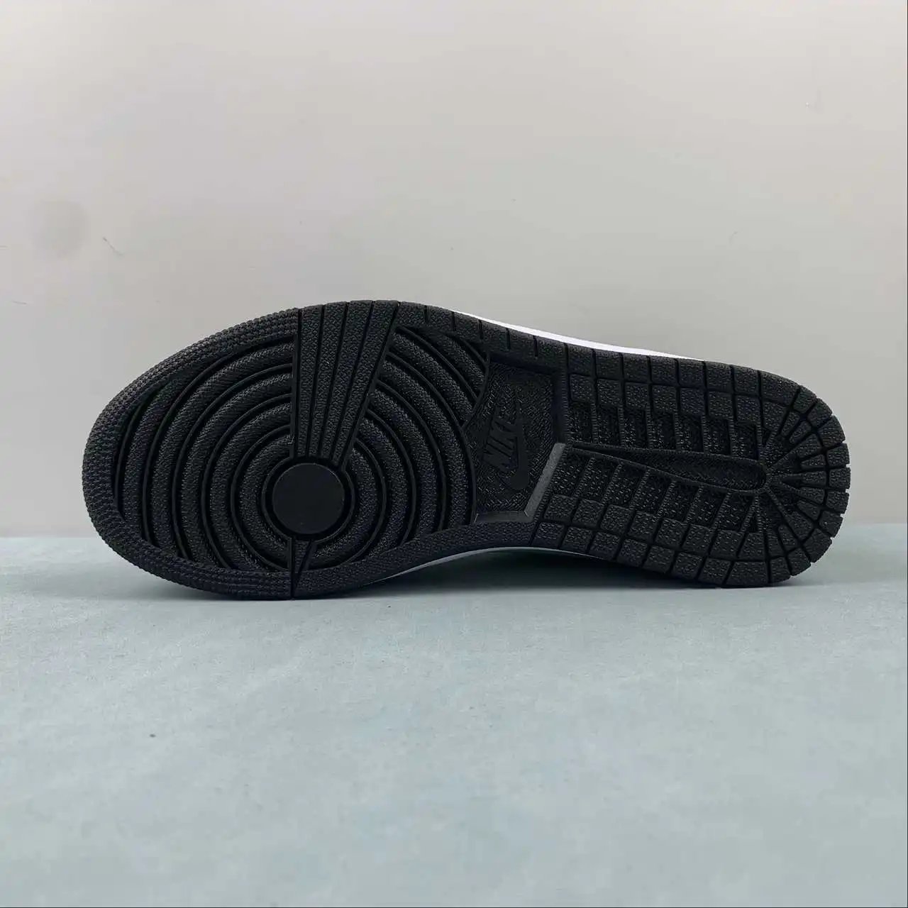 Air Jordan 1 Low 553558-131 11