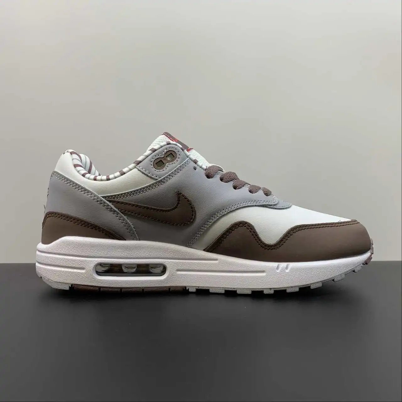 Nike Air Max1 FB8916-100 thumbnail 4