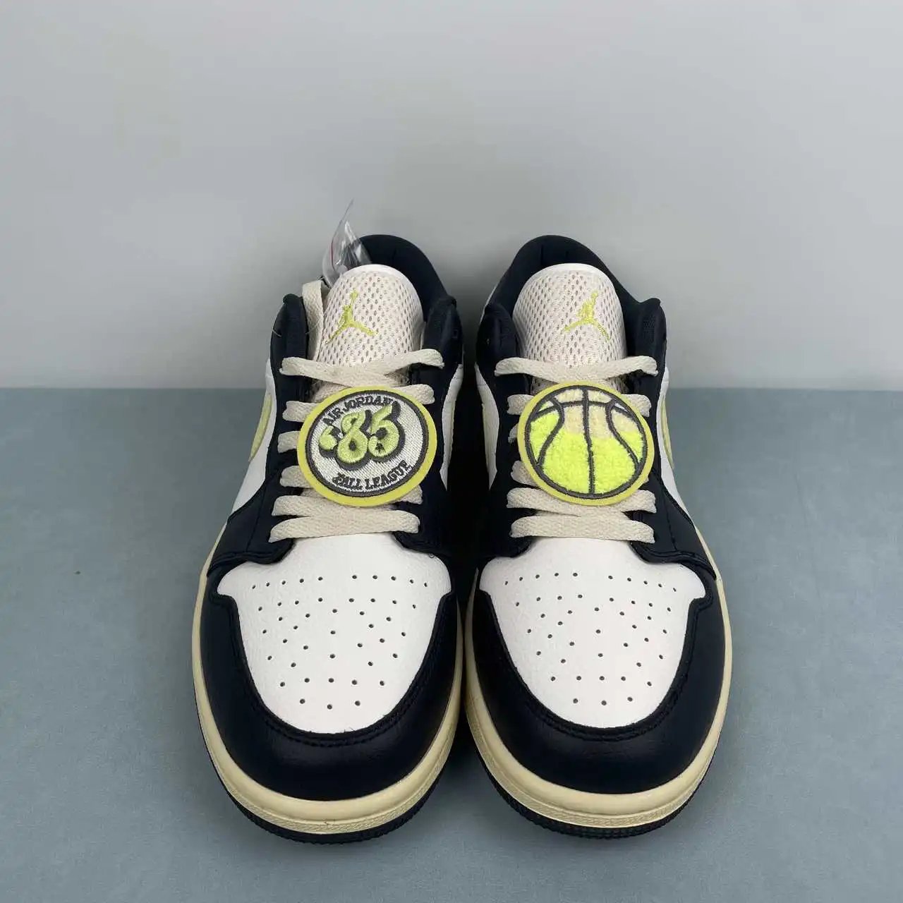 Air Jordan 1 Low HQ3009-003 thumbnail 3