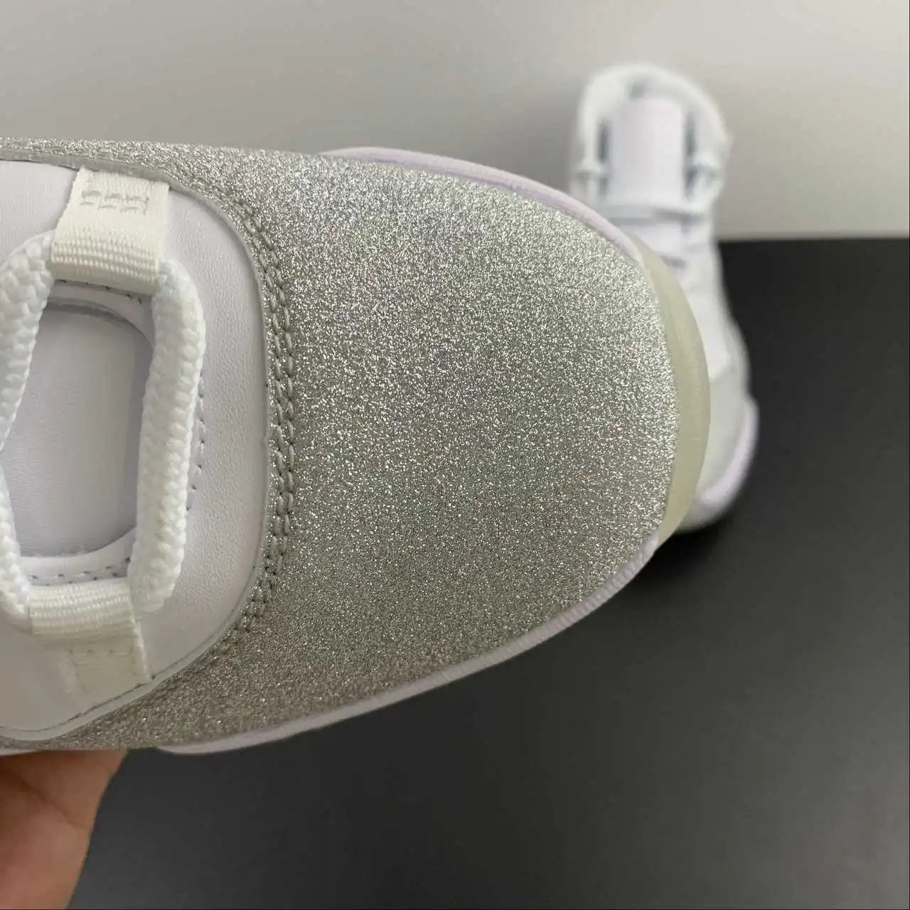 Air Jordan 11 AR0715-100 7