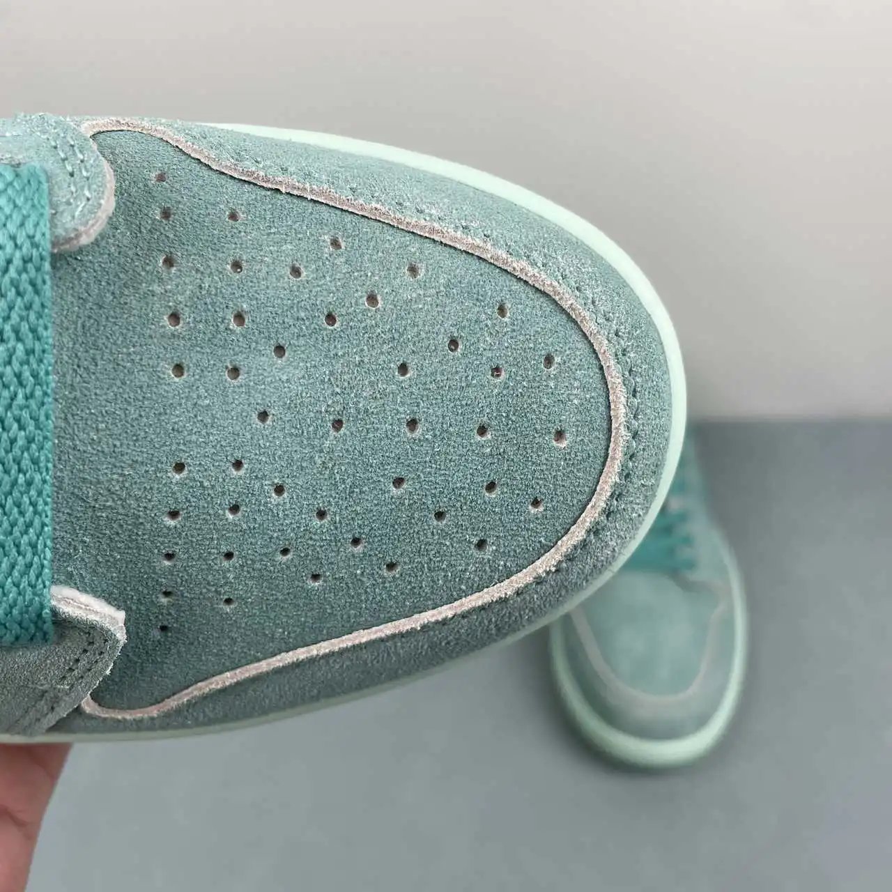 Air Jordan 1 Low HQ8111-300 10